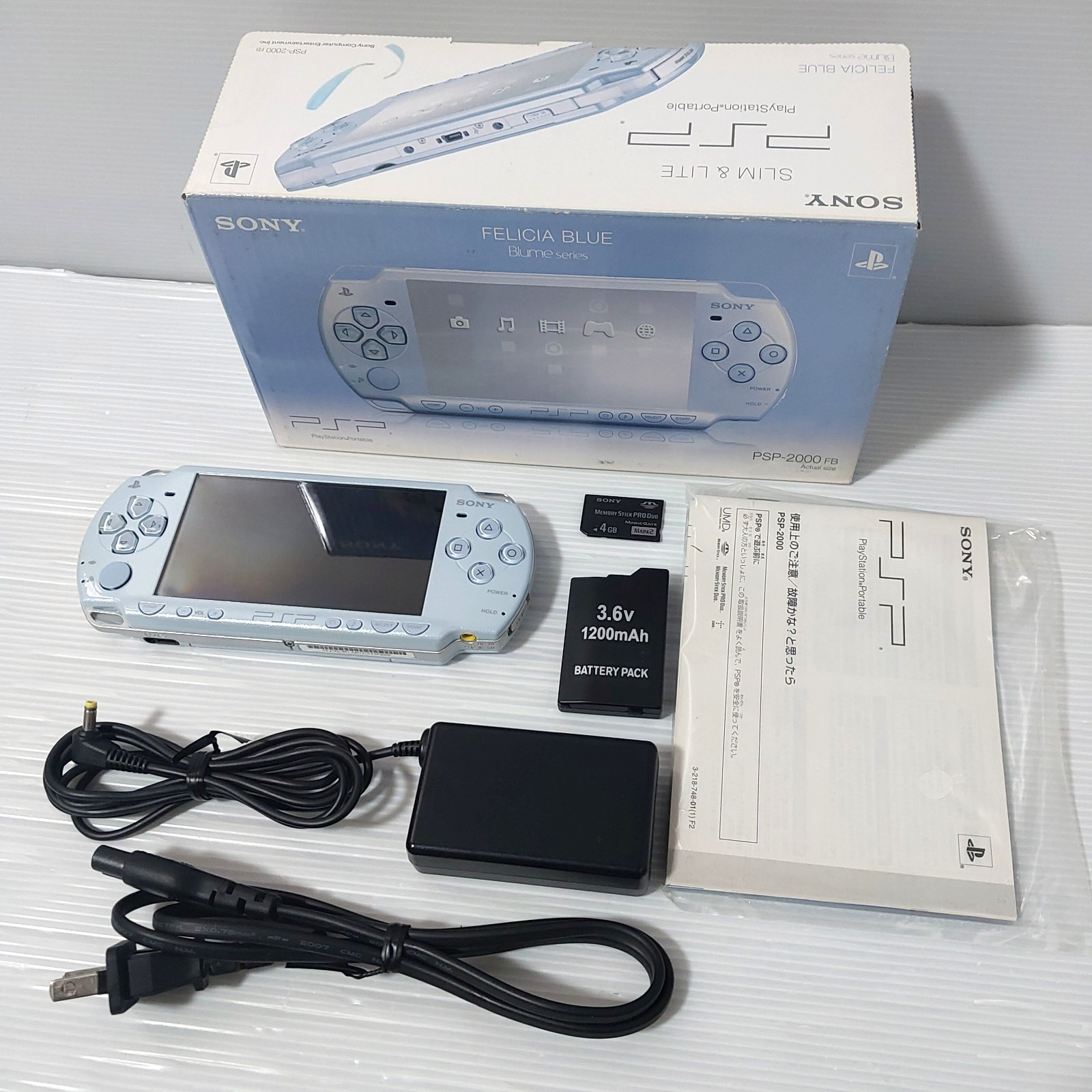 Sony PSP 2000 Felicia Blue Console with box 4GB Tested Import Japan