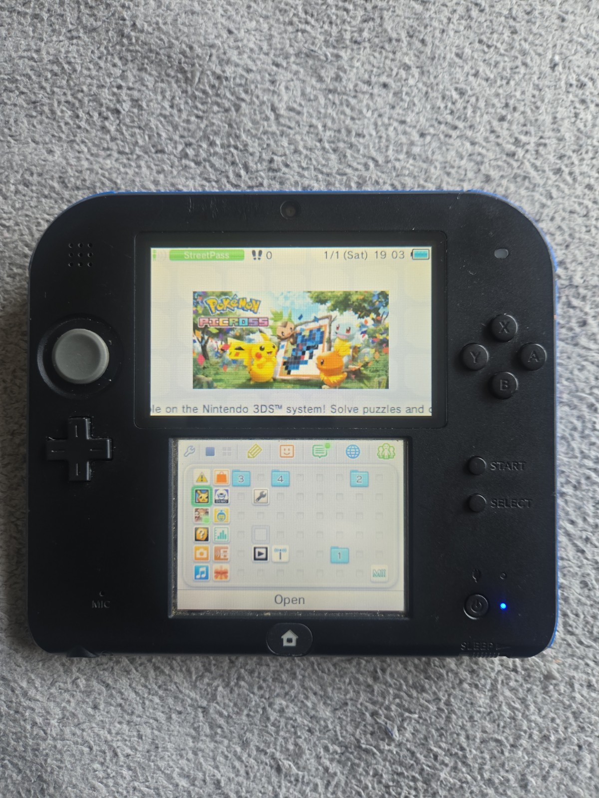 Nintendo 2DS Launch Edition Blue and Black Handheld System – Black/Blue