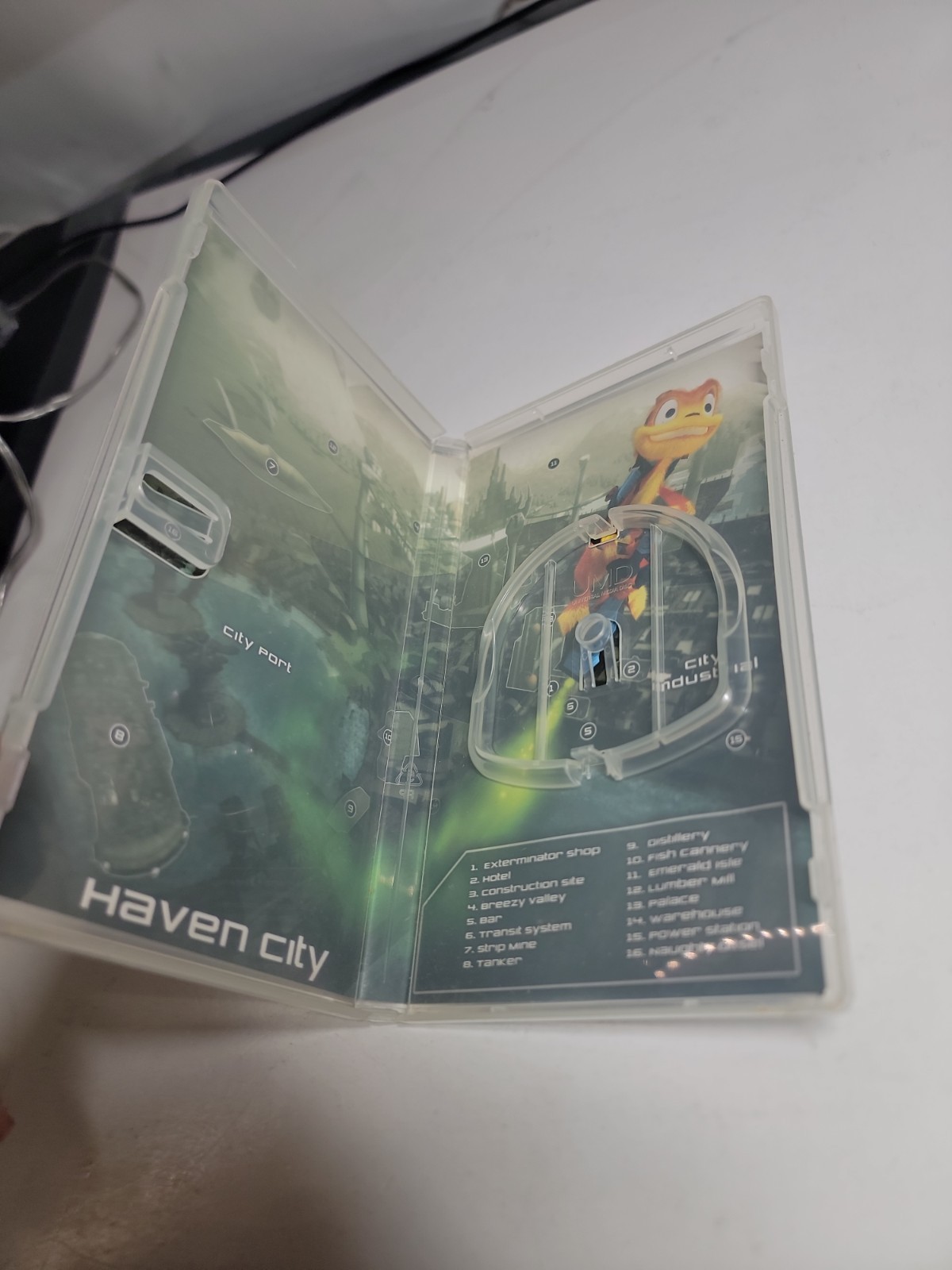 Daxter (Case Manual & Reg Card Only) No Game Playstation Portable