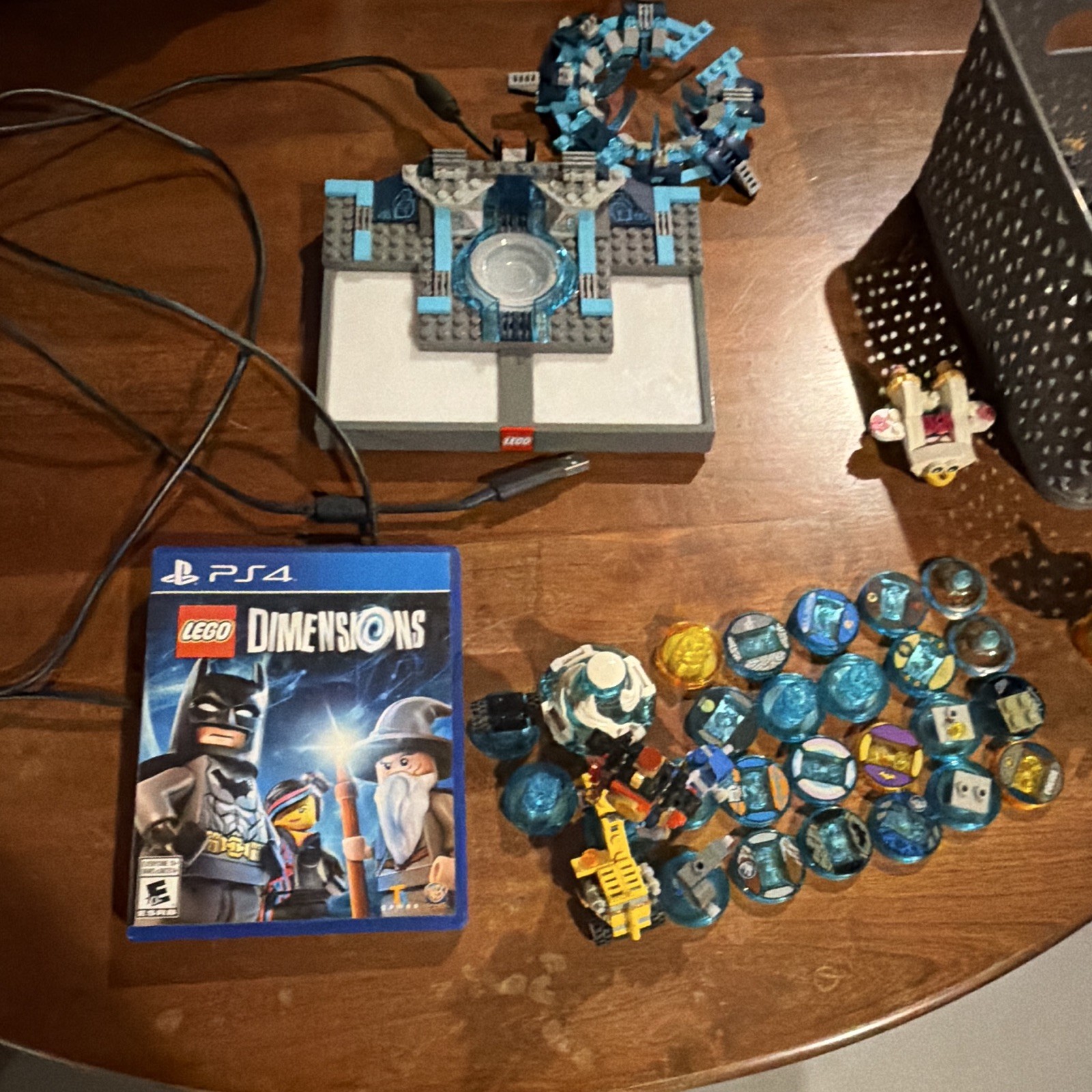 WB Games LEGO Dimensions (Sony PlayStation 4, PS4) E10+ w/ Portal, Tags, Manual