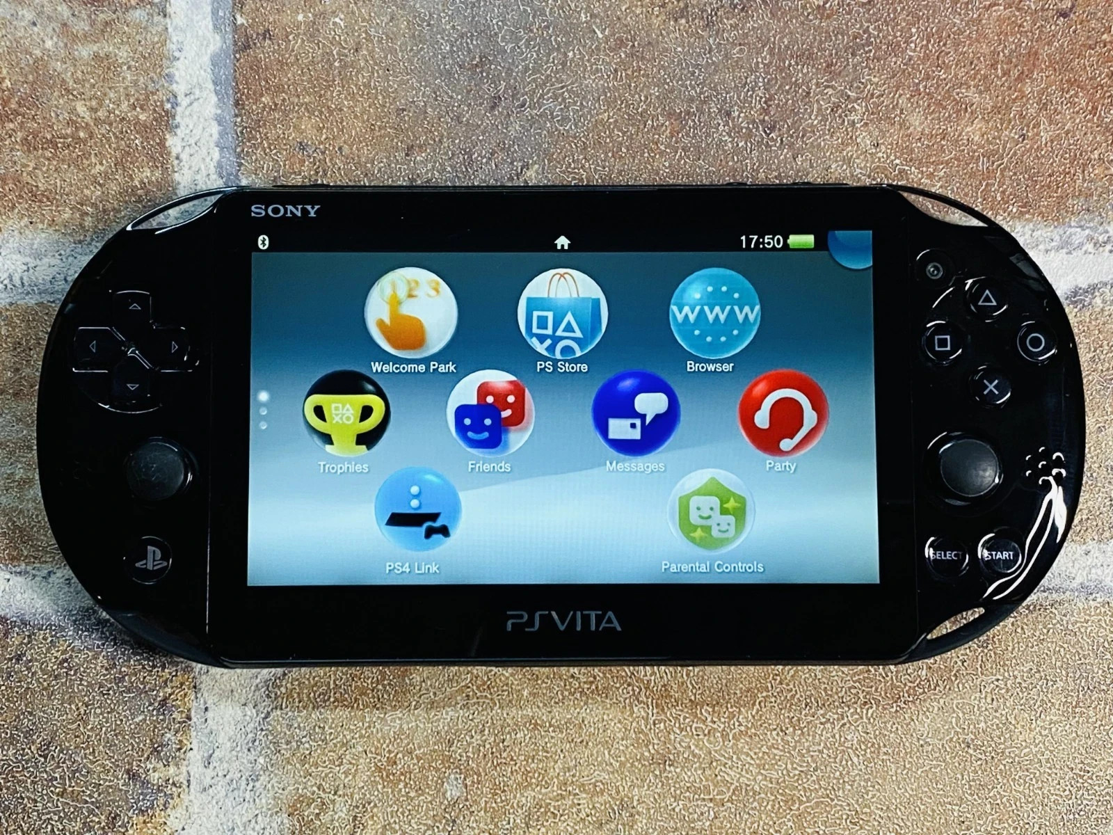 PS Vita Black PCH 2000 SONY PlayStation Japan 8GB Memory Charger No.3D