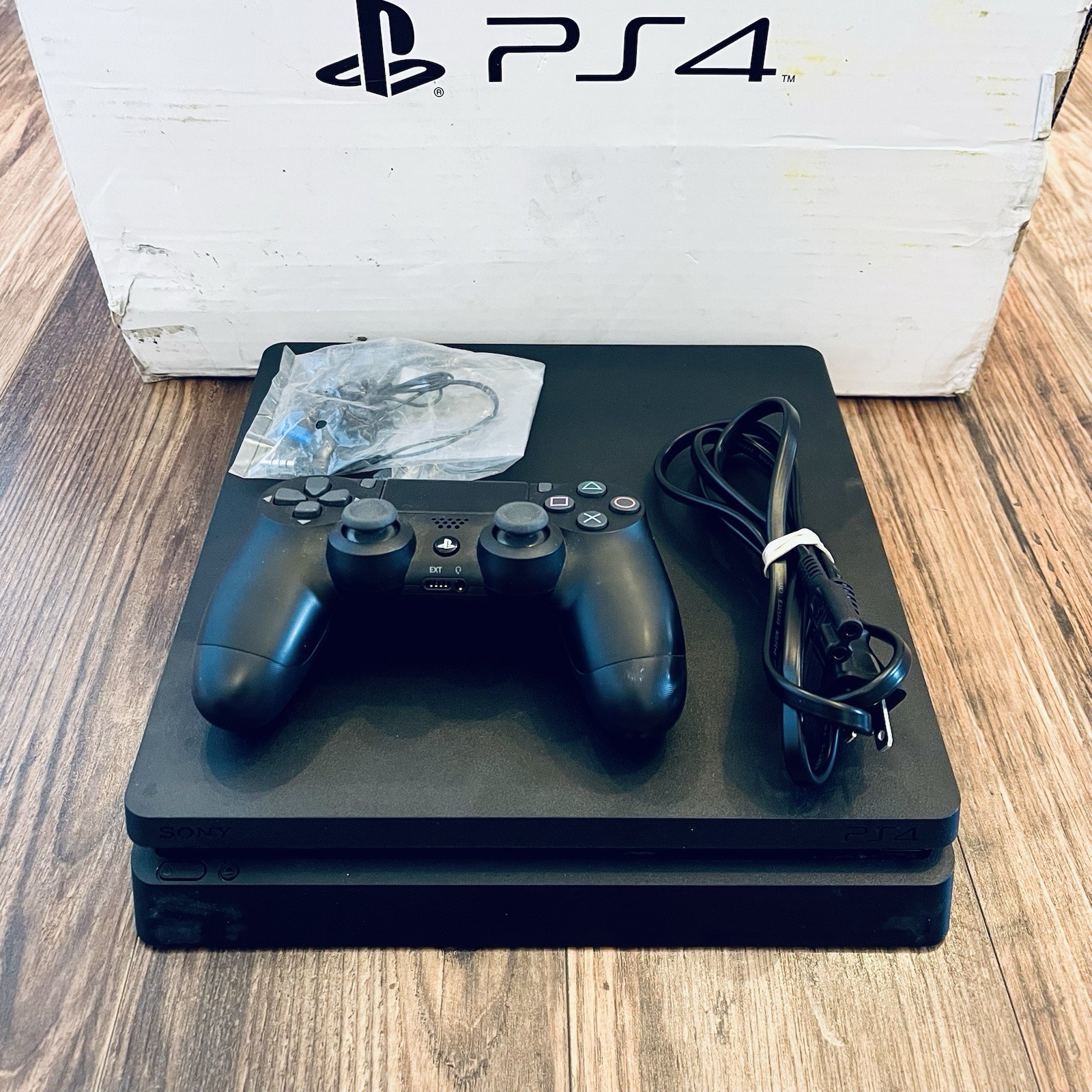Sony PlayStation 4 Slim CUH-2215B 1TB Black Console Bundle w/ Box – SHIPS FREE!