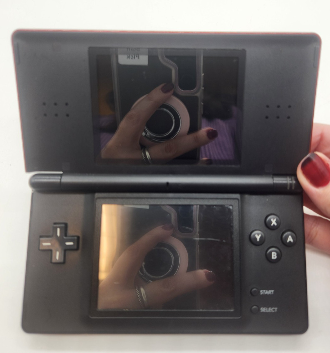 NINTENDO DS LITE USG-001 RED BLACK HANDHELD SYSTEM CONSOLE *FOR PARTS OR REPAIR*