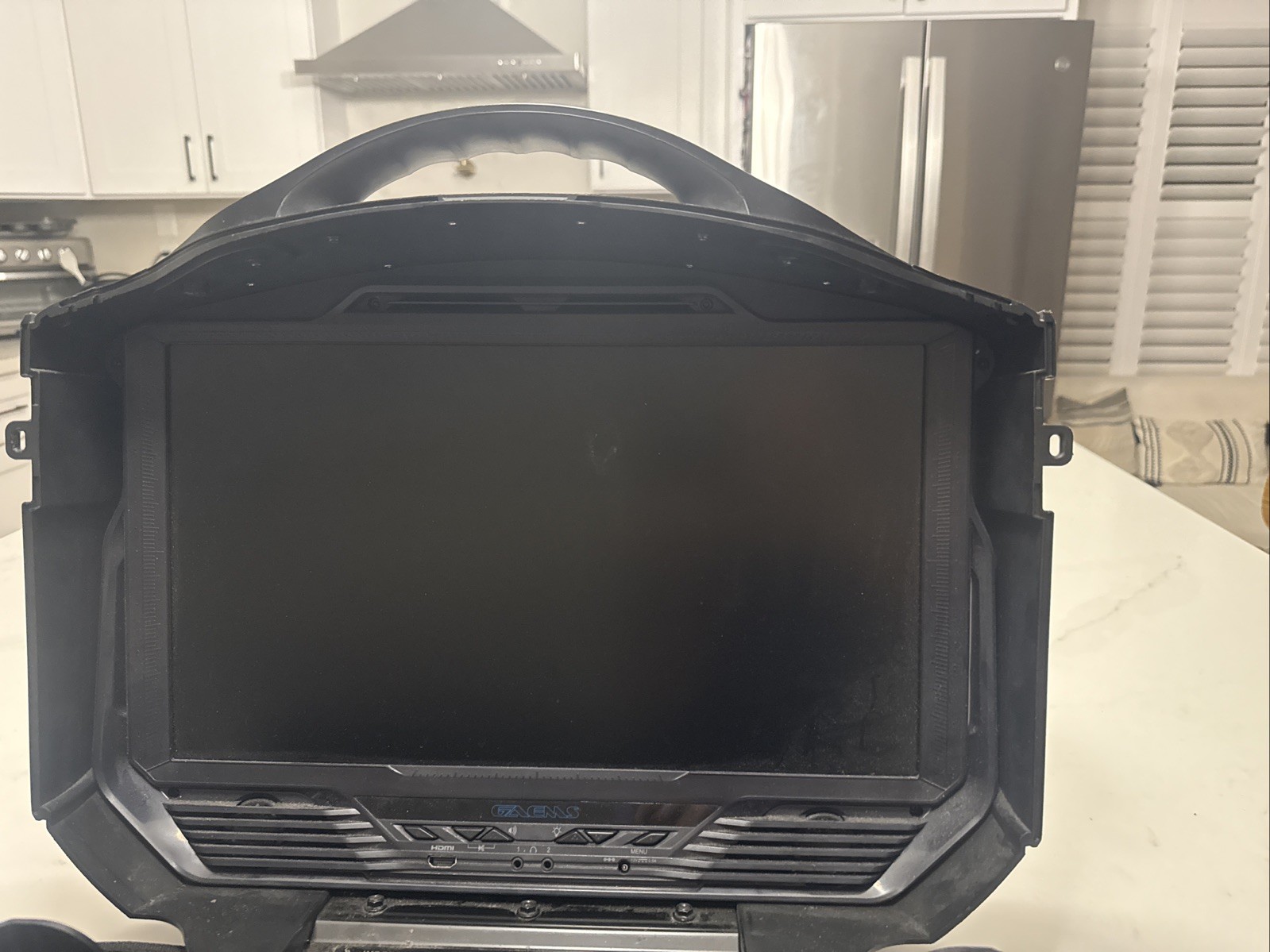GAEMS G190 Vanguard Portable Gaming Case 19″ Monitor with Power and HDMI Cables