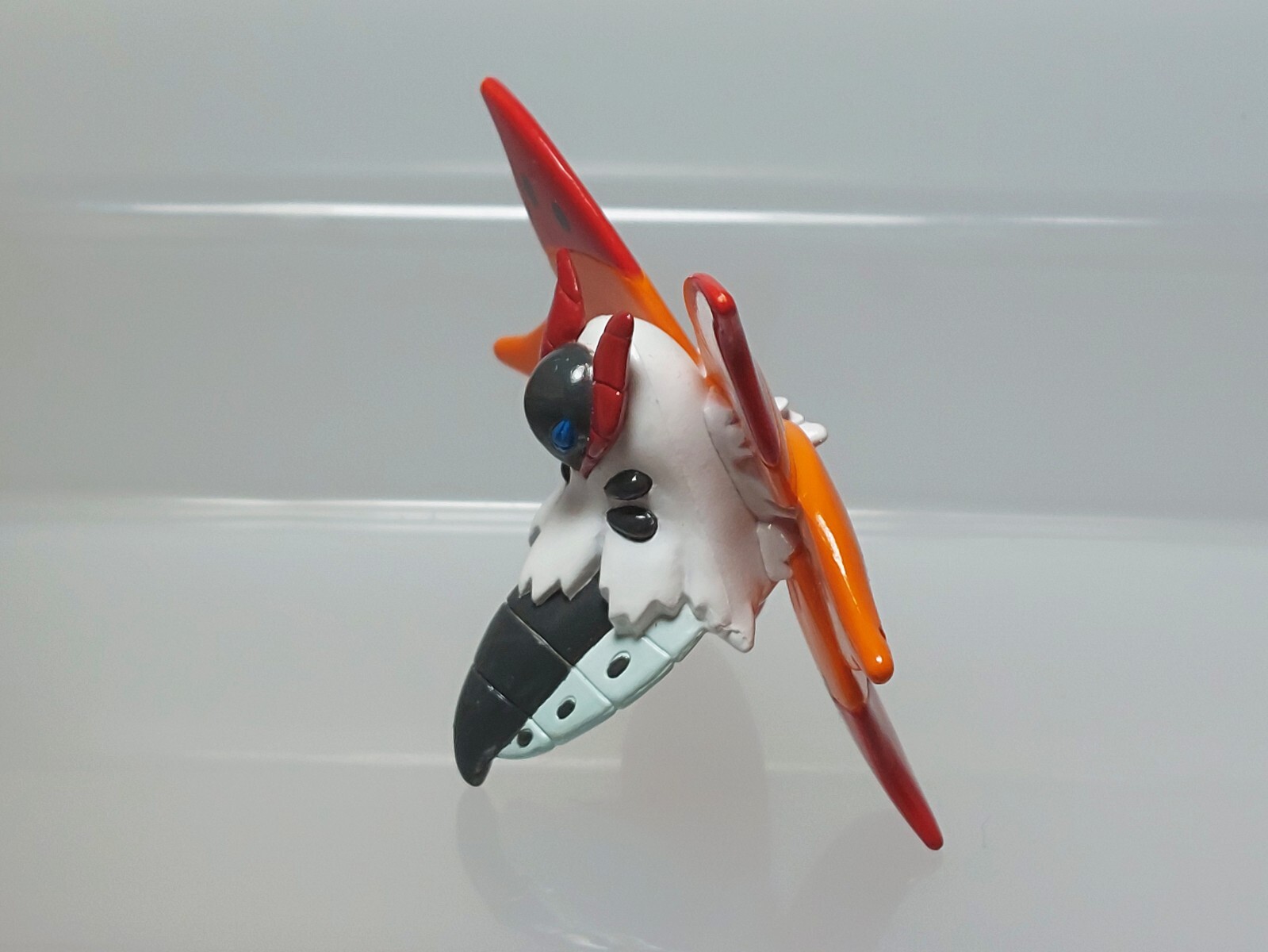 Volcarona Pokemon Monster Collection Figure Takara Tomy 2011 Japan H02 1.8in