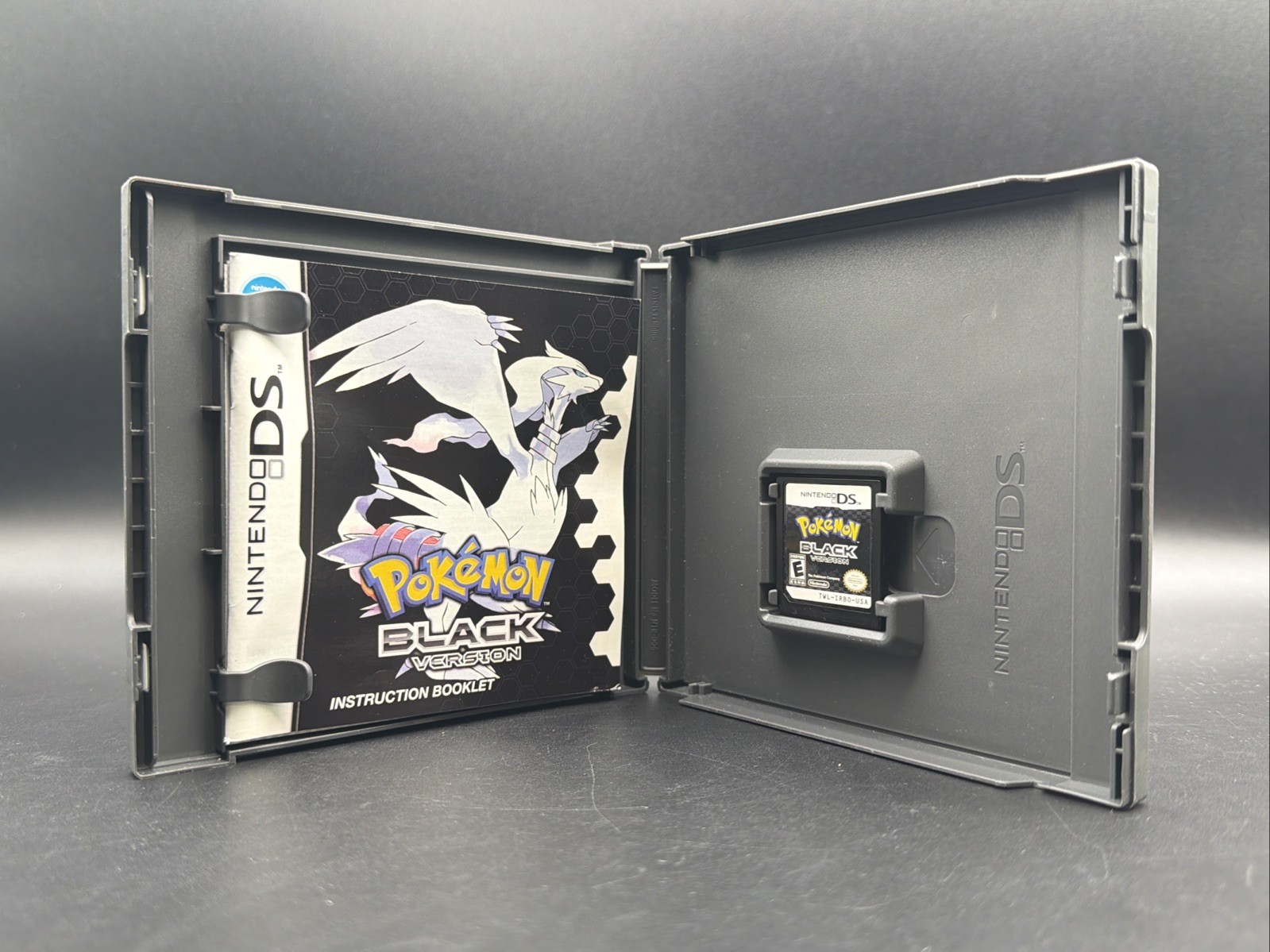 Pokemon: Black Version Authentic (Nintendo DS, 2011) Complete CIB Tested