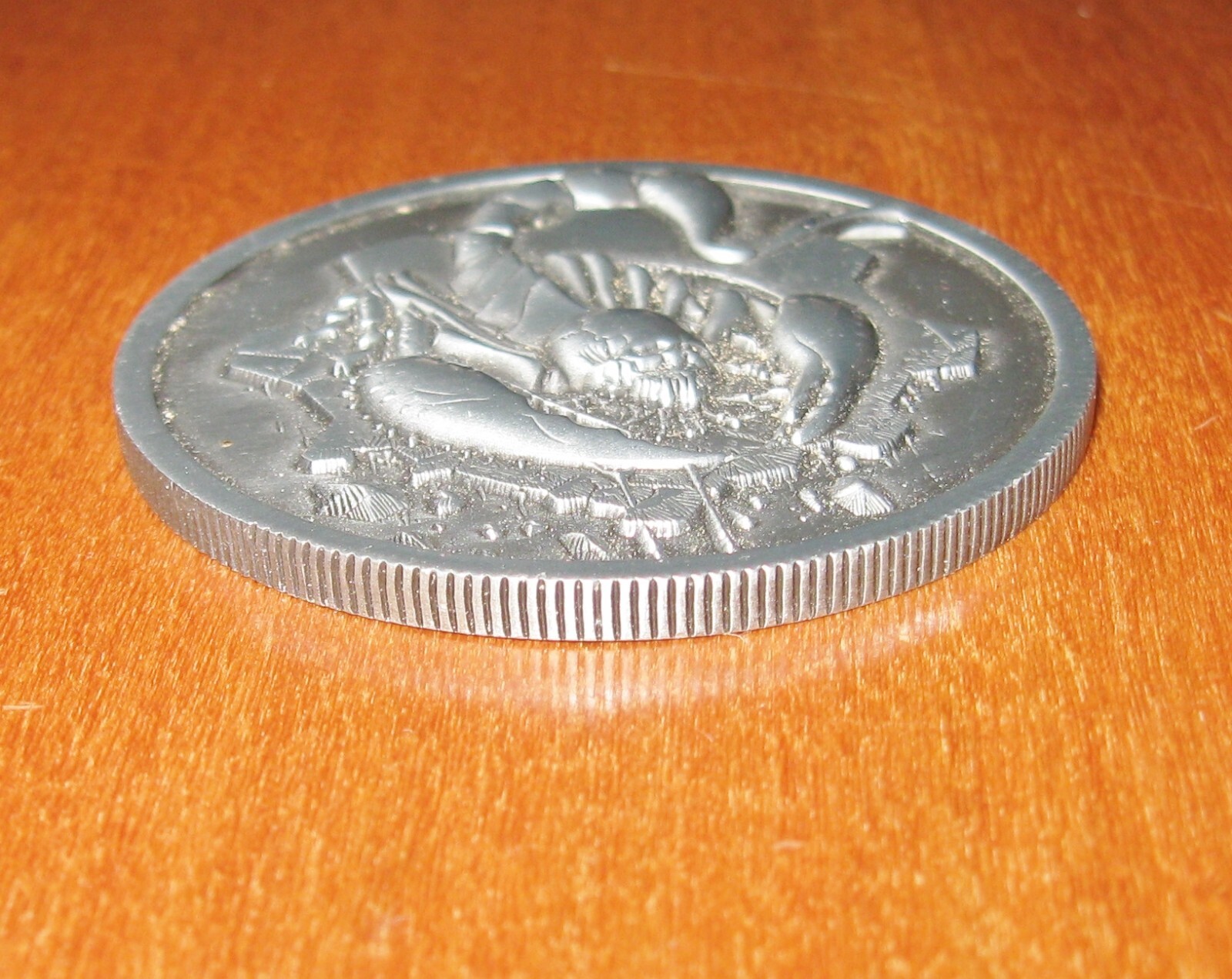 Gears of War 2 Fabric & Gears 5 Challenge Coin Hybrid Skeleton Scorpion Image