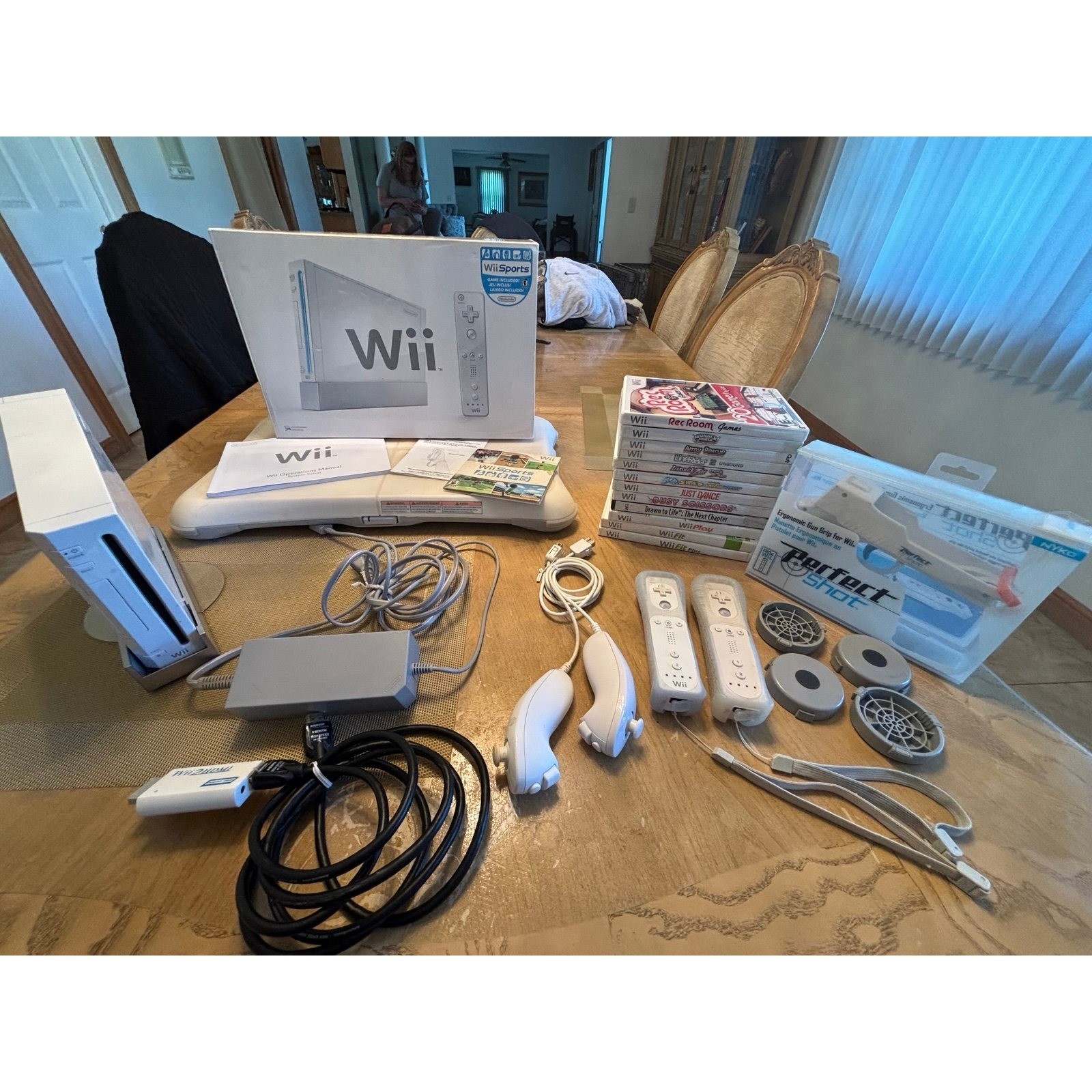 Huge Nintendo Wii Console bundle many items games w Wii sports 2 remotes Wow
