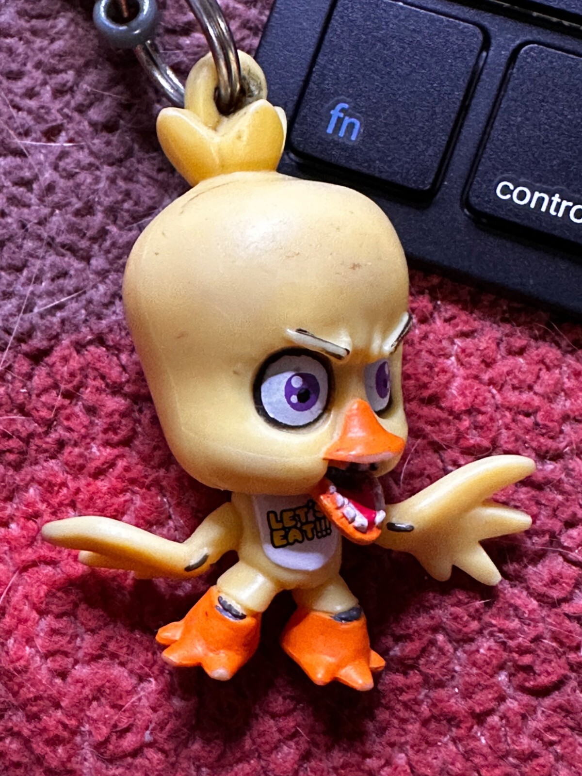 Five Nights at Freddy’s FNAF Chica Keychain backpack clip exclusive card case