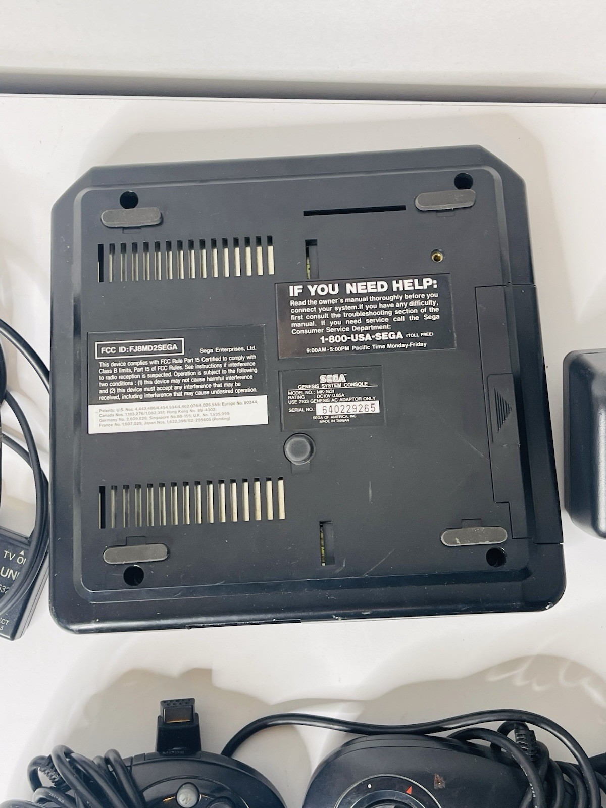 SEGA Genesis MK-1631 Console w/ Controllers AV & Power Untested