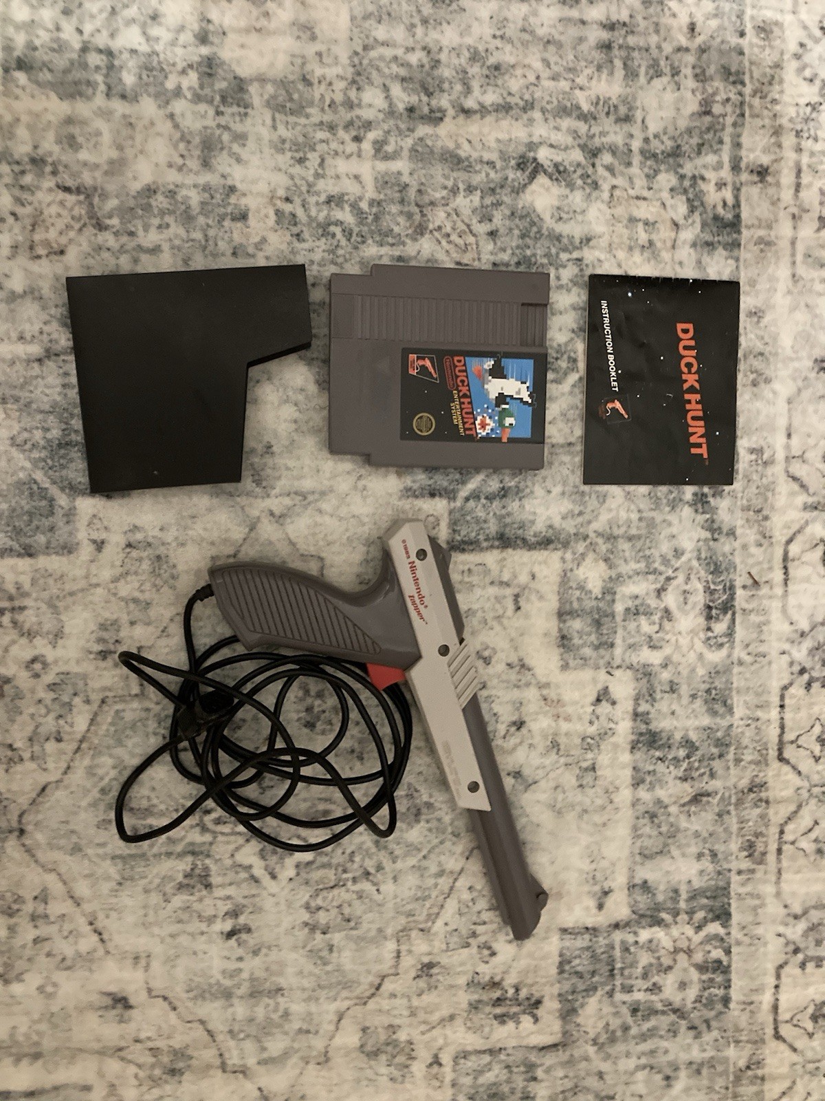Duck Hunt NES Authentic W/ Original Grey Light Gun Zapper