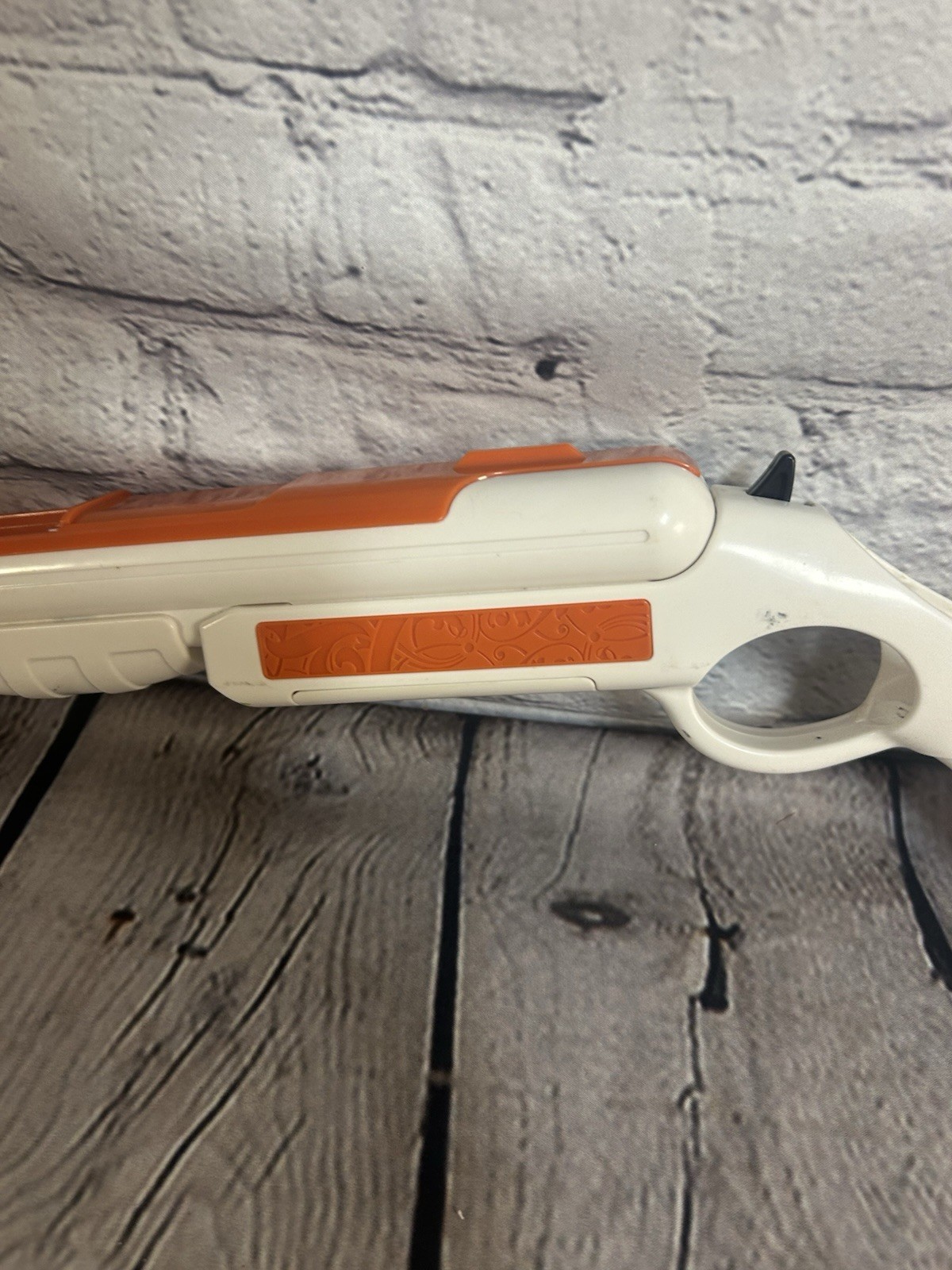 Nintendo Wii Cabela’s Shooter Game Accessory Shotgun White Orange Gun Zapper