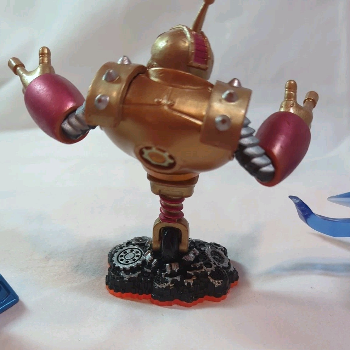 Activision Skylanders Giants Figures Lot 4 Robot Dragon Penguin Girl Empire