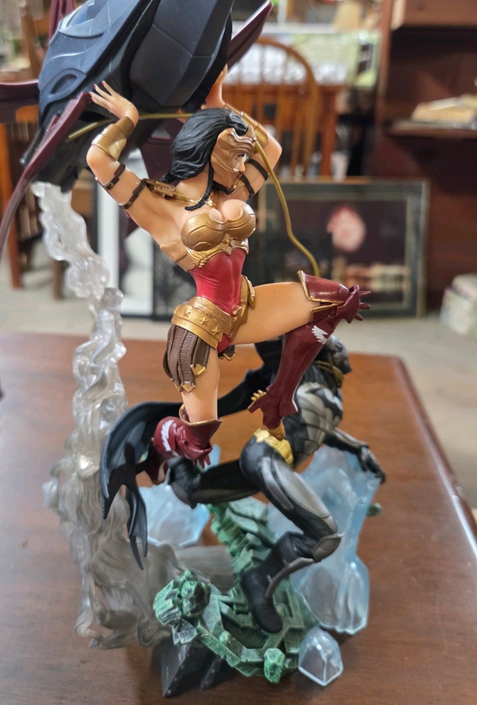 Batman and Wonder Woman Injustice: Gods Among Us Collector’s Edition Statue