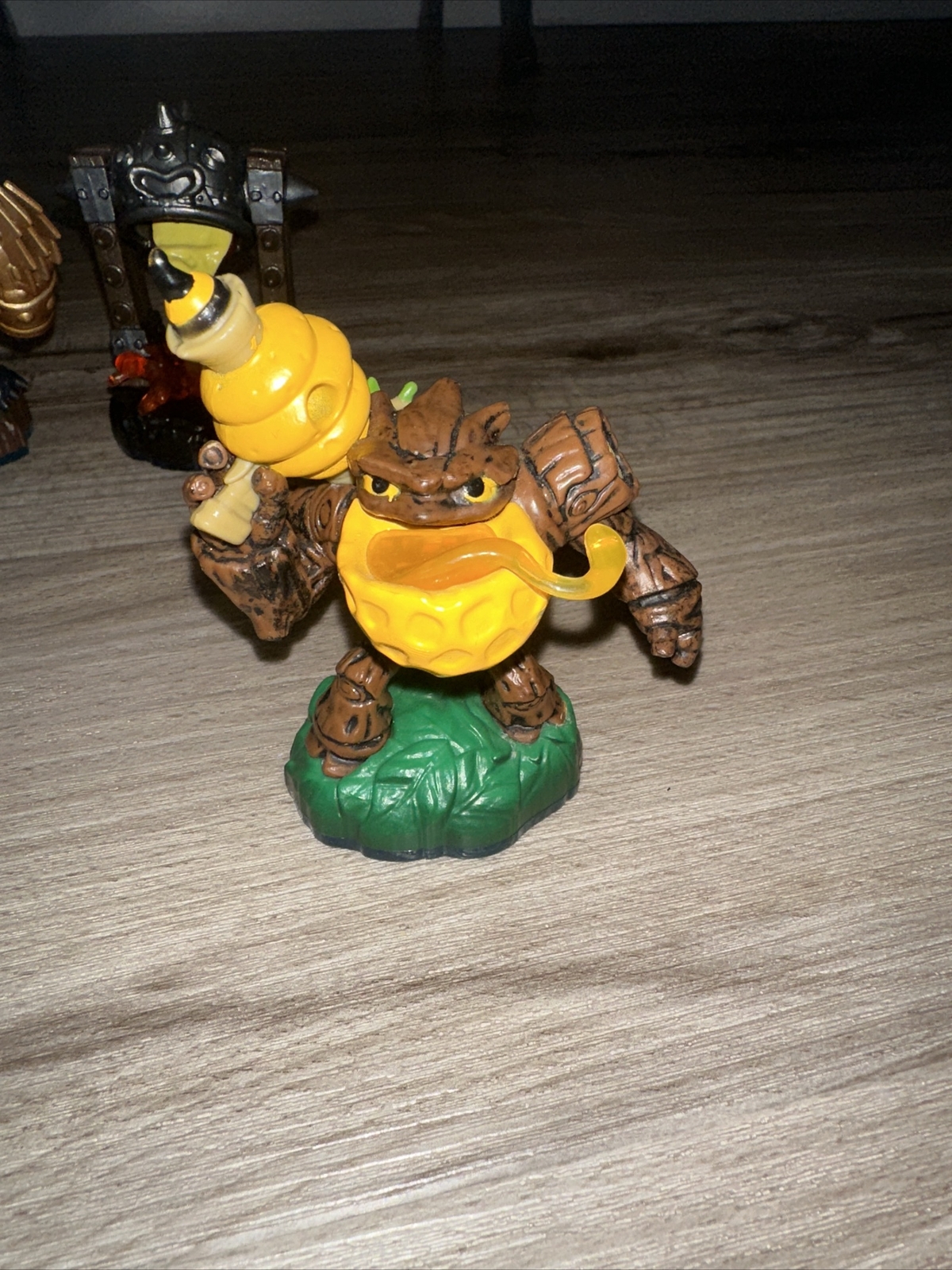Skylanders Swap Force Fiery Forge Battle Pack Bumble Blast Knockout Terrain Lot