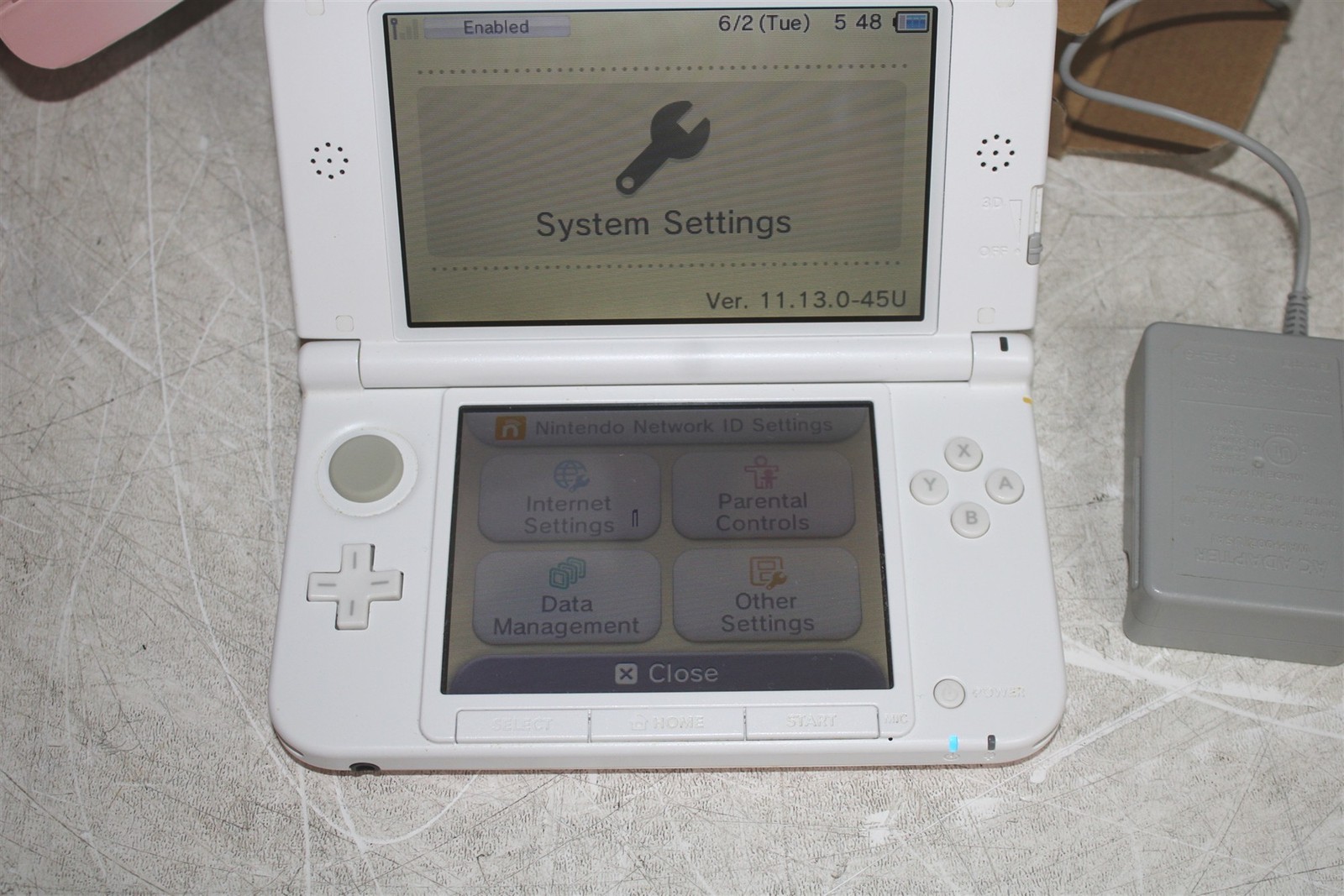 Nintendo 3DS XL Pink / White Console w/ Pokemon X and Box / Charger