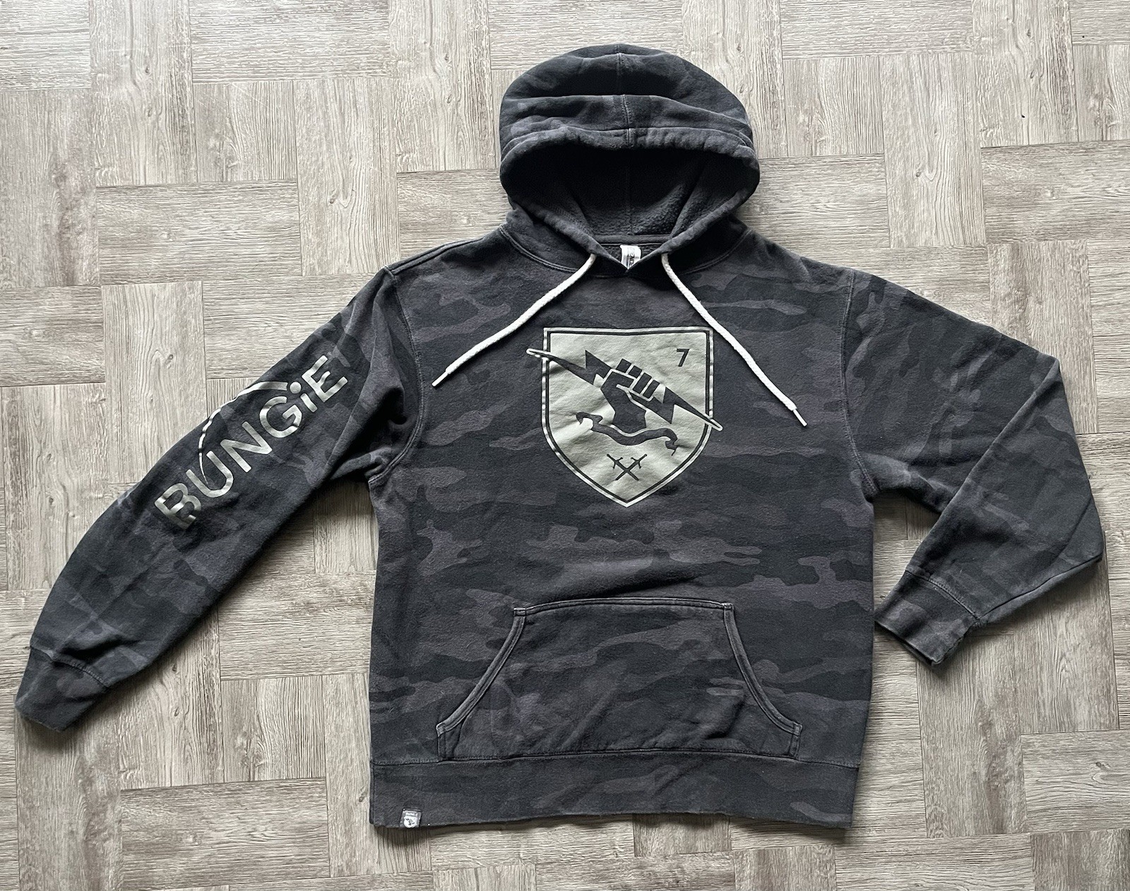 RARE Destiny 2 Bungie Zip Up Hoodie Sweatshirt Medium Video Game Women’s M Camo