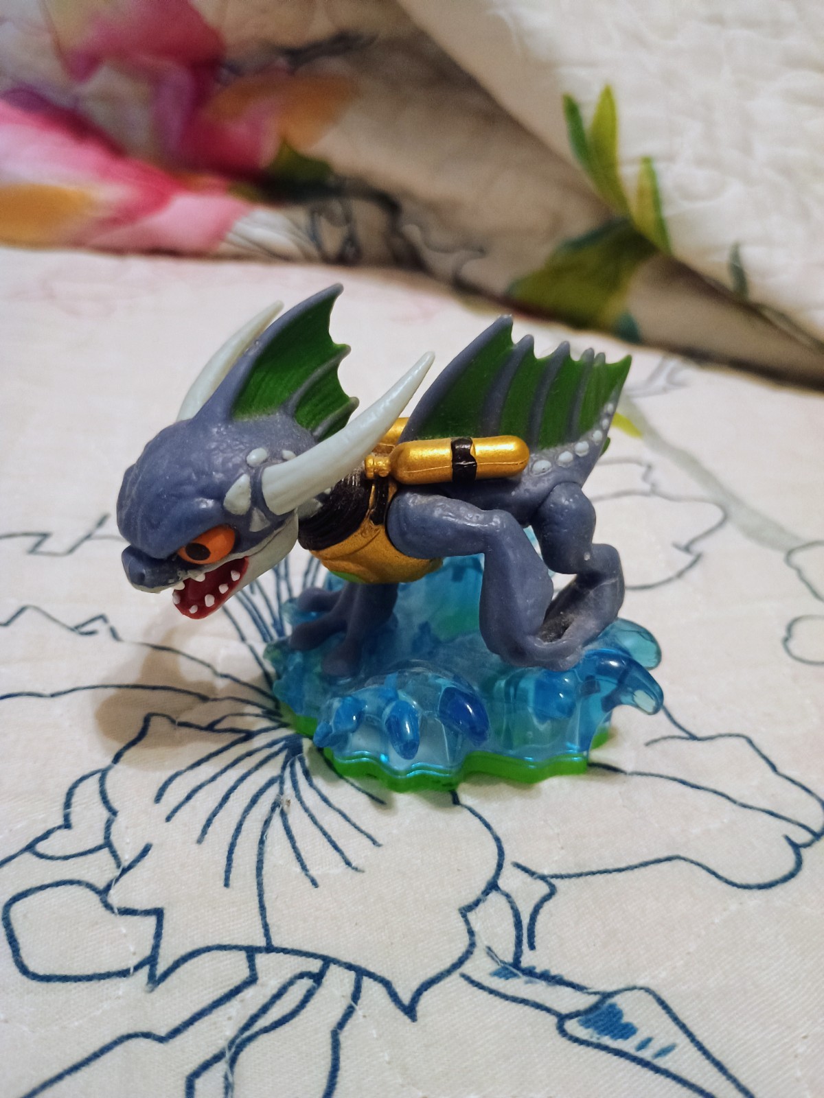Skylanders Dragon Lot of 6 Figures:Drobot/Bash/Sunburn/Zap/Camo/Cynder