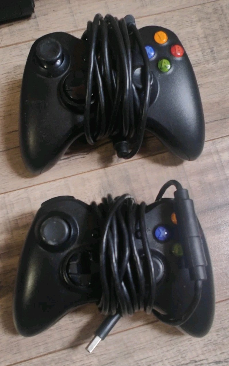 ⭐Microsoft Xbox 360 E 250GB HDD model 1538 + 4 Controller & 9 Game Bundle ⭐
