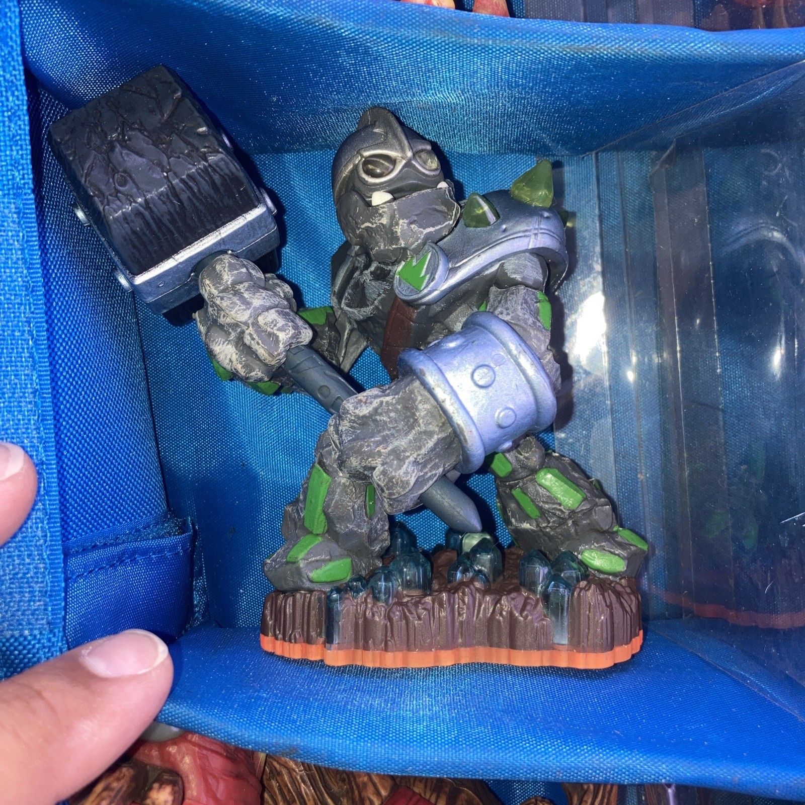Skylanders Travel Case With 22 Skylanders