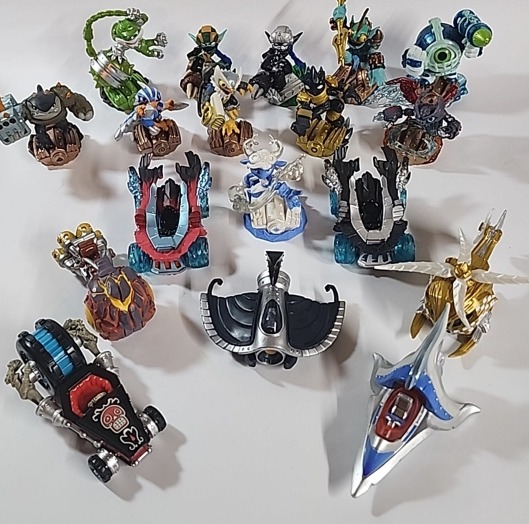 Skylanders Superchargers Lot of 18 Figures & Vehicles Splat Spitfire Astroblast