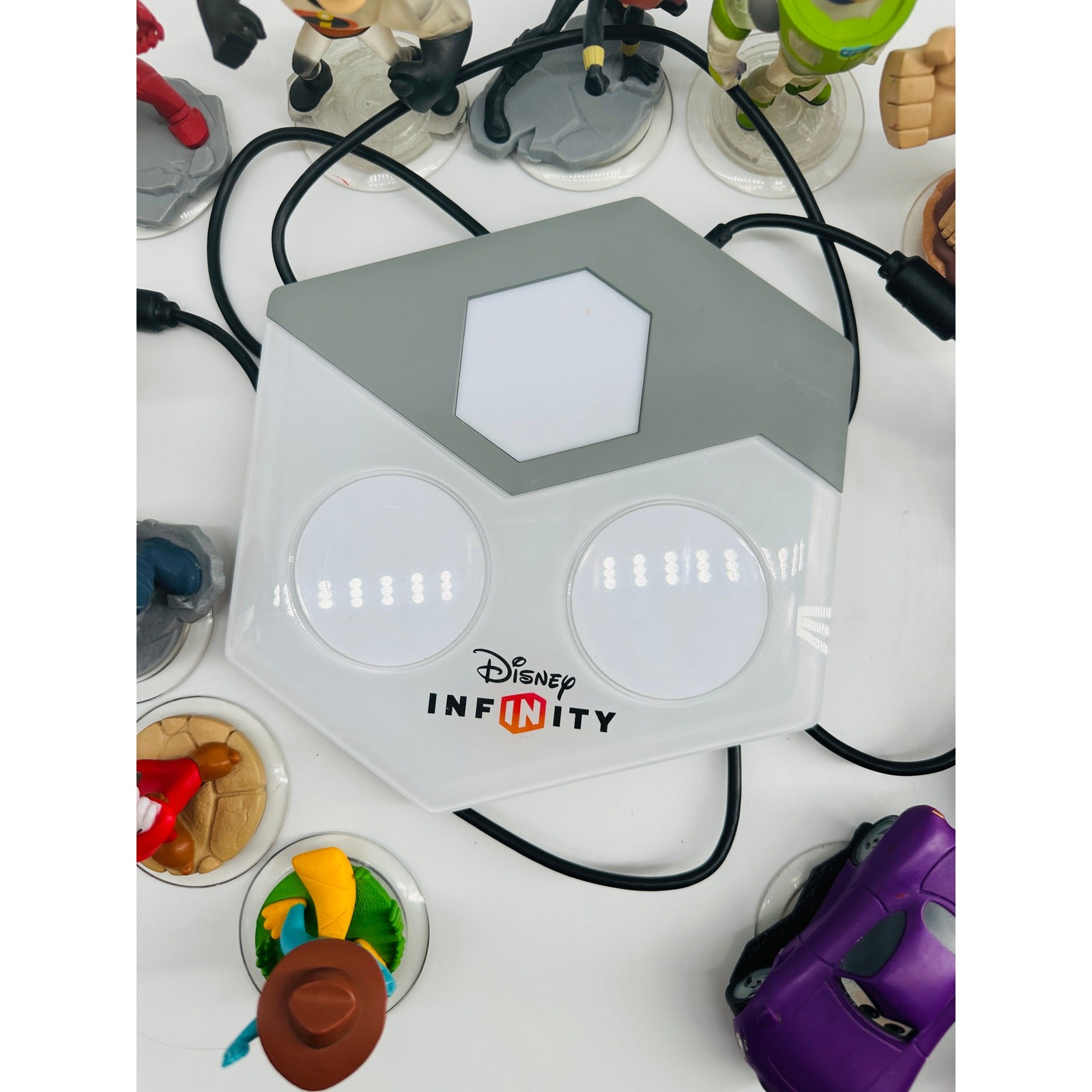 Disney Infinity Lot 13 Mickey Avengers Marvel Cars Thor Buzz Incredibles Portal