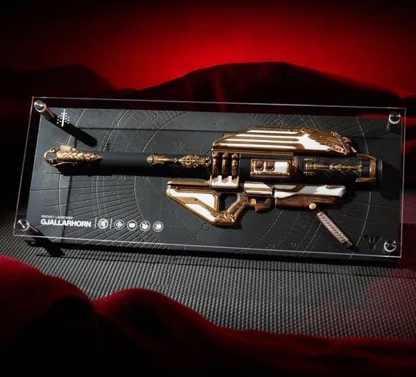 Destiny Exotic Armory Collection Gjallarhorn Replica Weapon | Bungie | Display