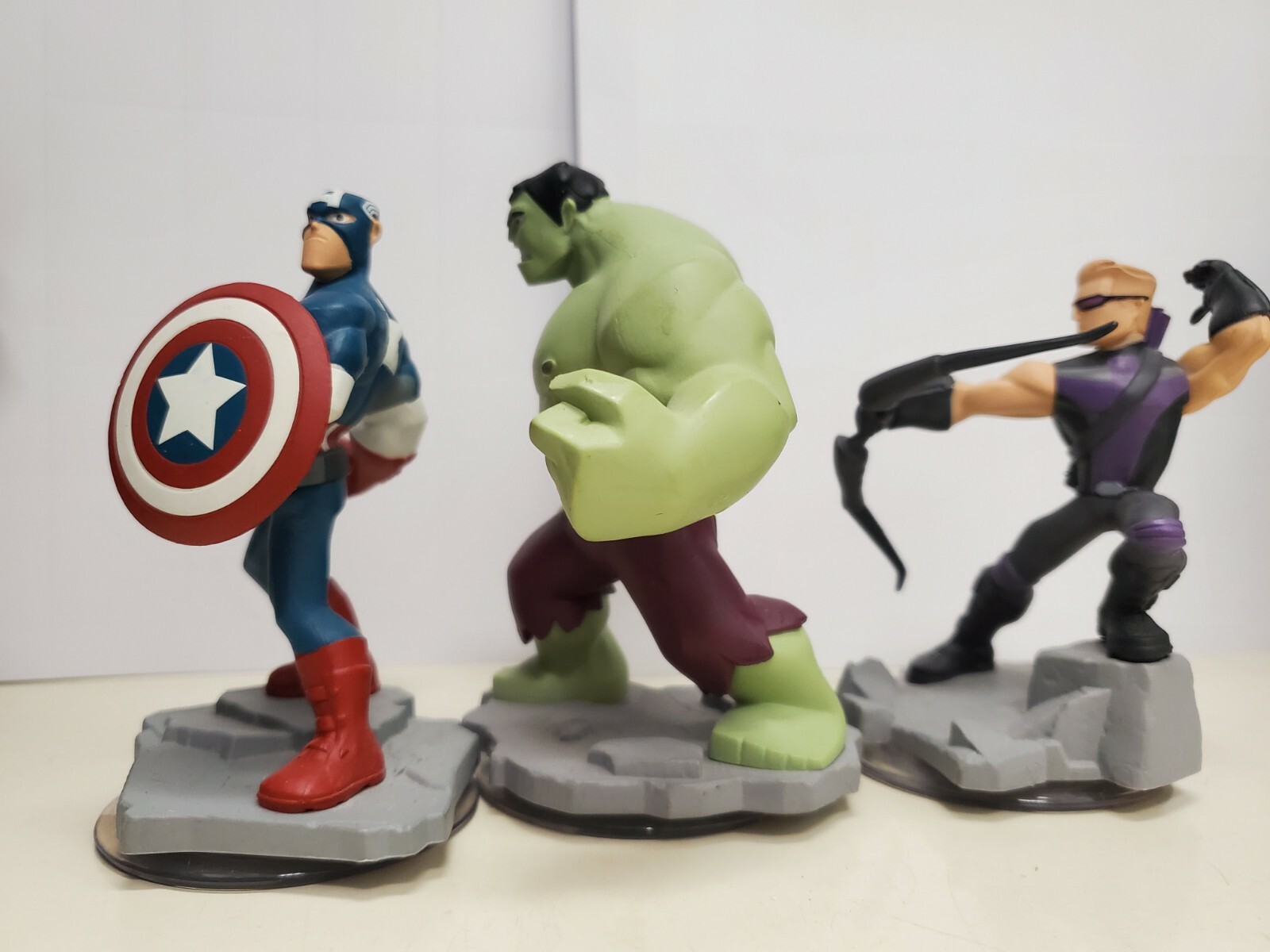 Marvel Super Heroes Disney 2.0 lot captain america,hulk & hawkeye. A