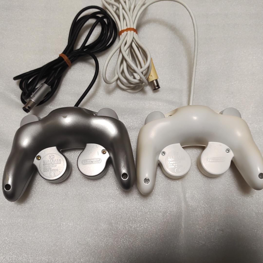 GameCube official controllers, white and silver, 2-pack. jp