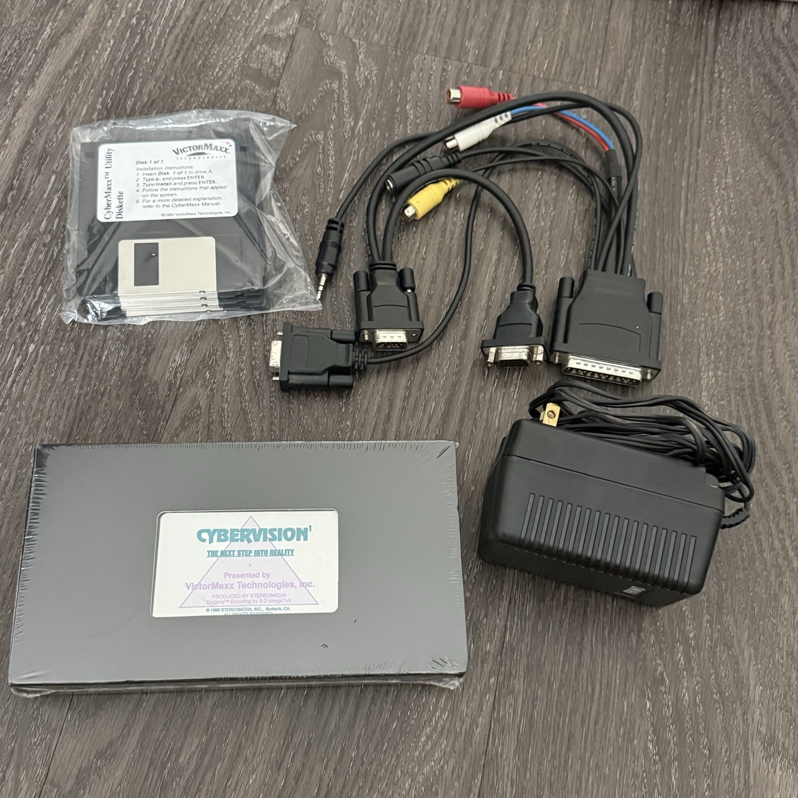 Cybermaxx Victormaxx Technologies VR Headset System – Tested & Working