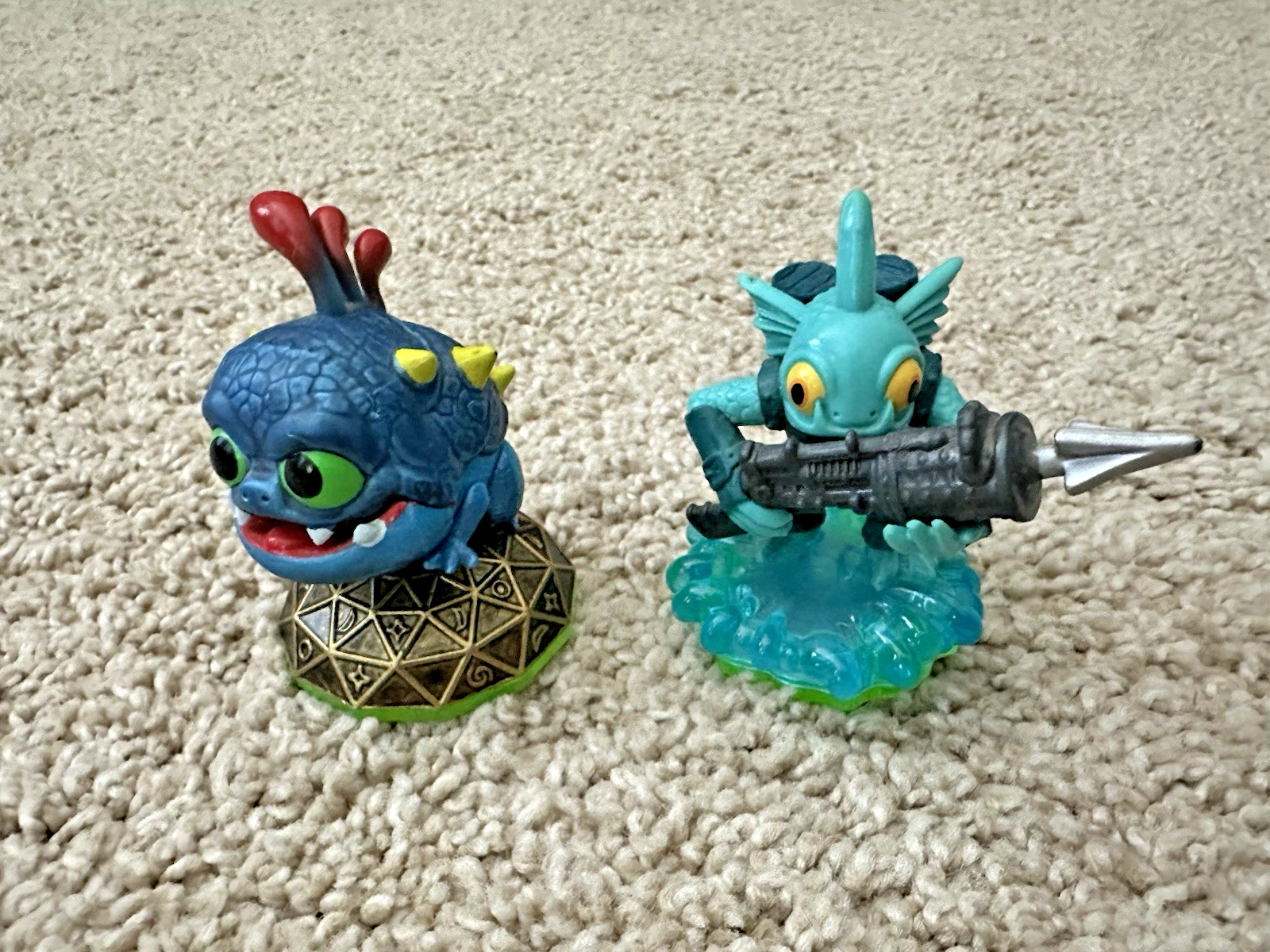 Skylanders: Spyro’s Adventure/Giants Figures(set of 13) w/ Portal of Power + USB
