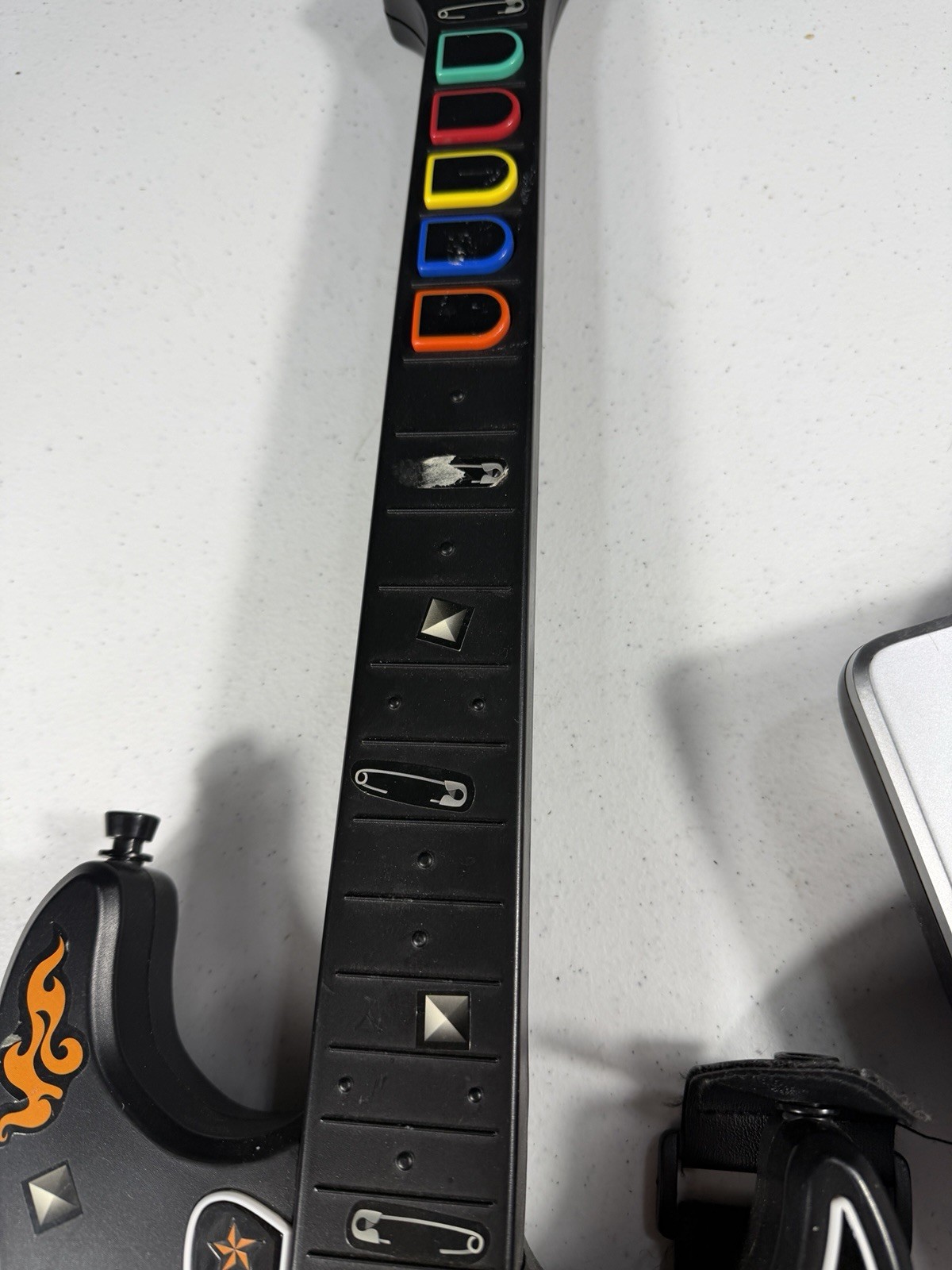 DJ Hero Kramer Striker Wireless Guitar + Turntable Controller Bundle Tested