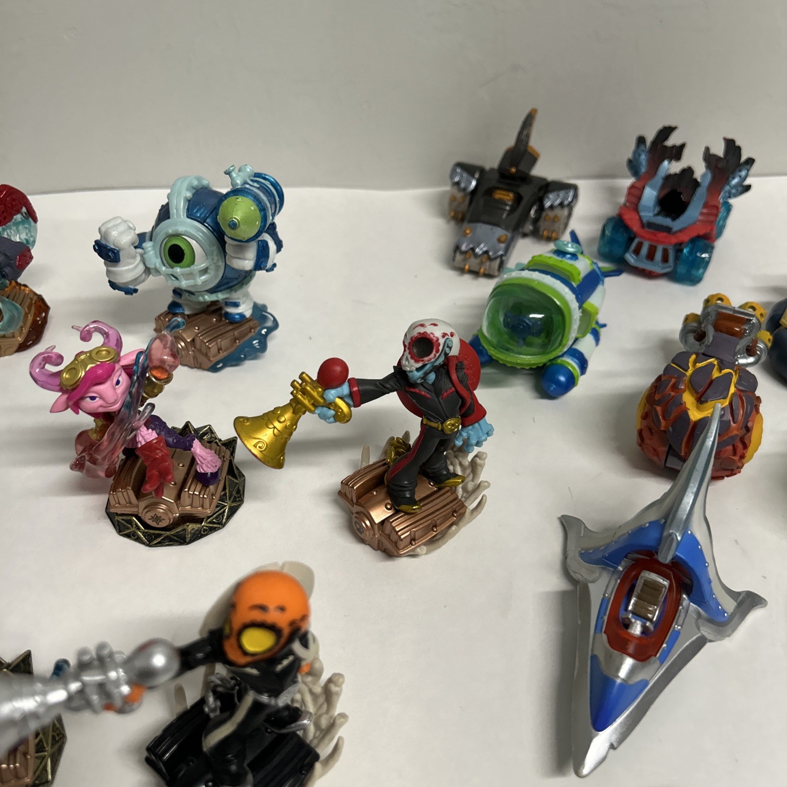 Skylanders Superchargers Lot 9 Figures 10 Vehicles Tested & Working!