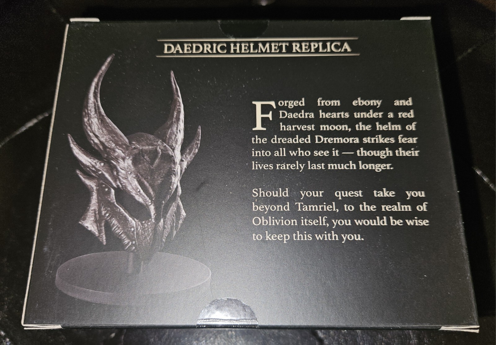 NEW ~ The Elders Scrolls ~ Daedric Helmet Replica Figure ~ Loot Crate Exclusive
