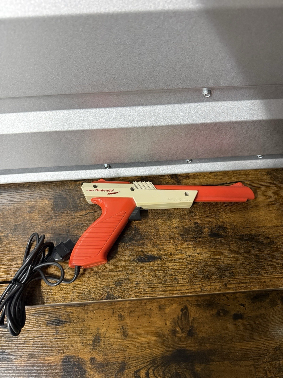 Original 1985 Orange Nintendo NES Zapper Duck Hunt Gun NES-005 OEM Light Gun