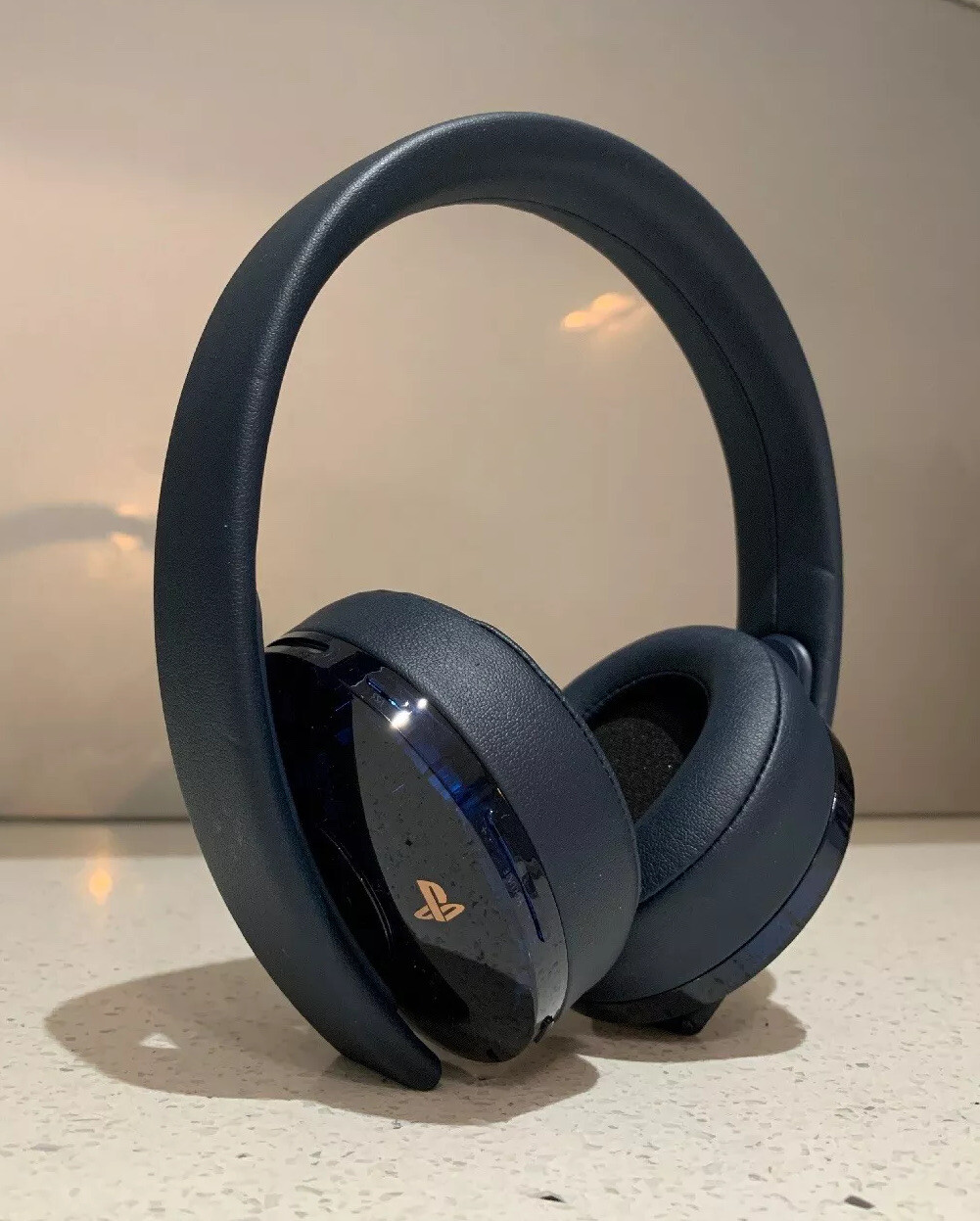 New SONY PlayStation Gold Wireless 7.1 Headset 500 Million Limited Edition PS4