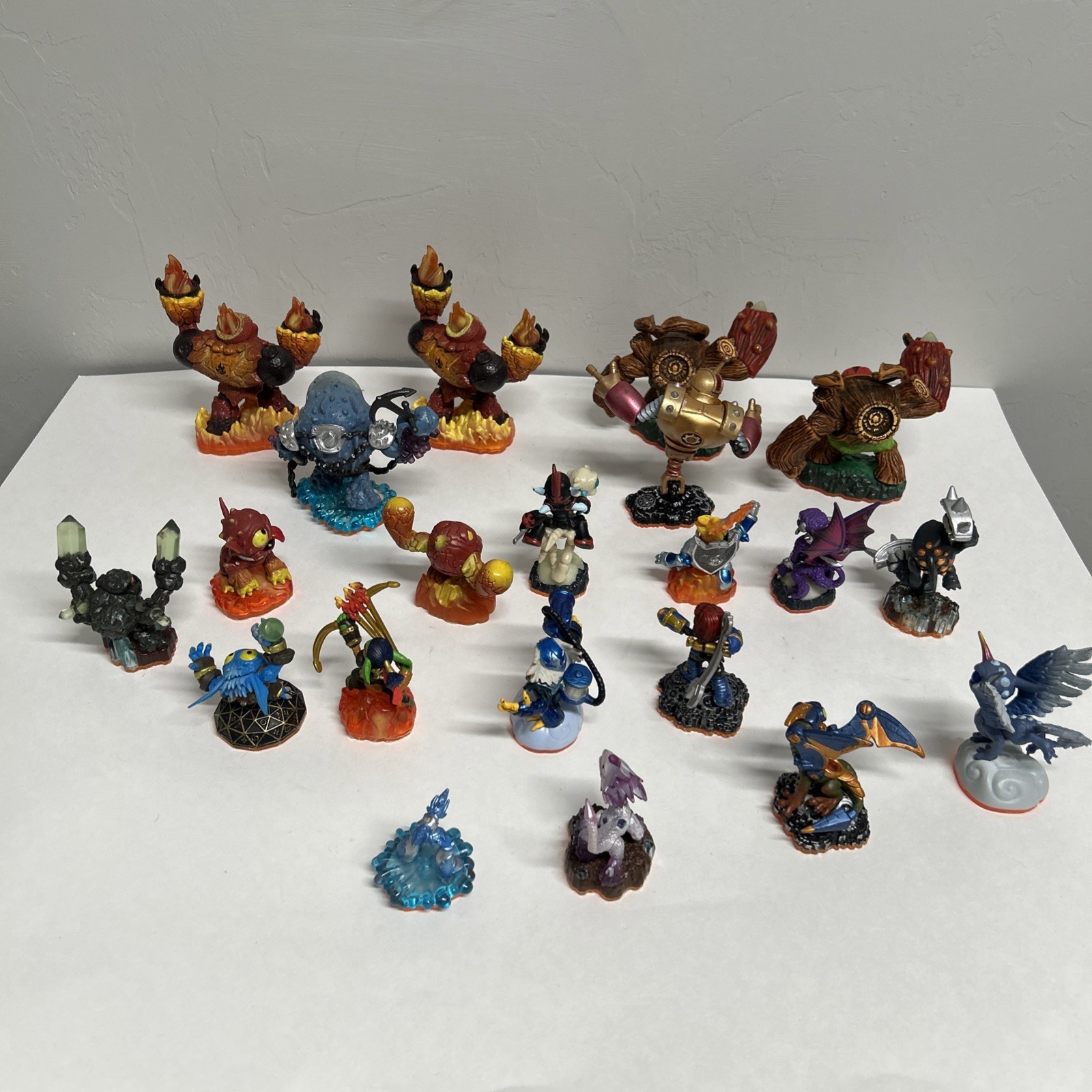 Skylanders Giants Mixed Lot of 21 Figures Activision Skylanders Figures READ