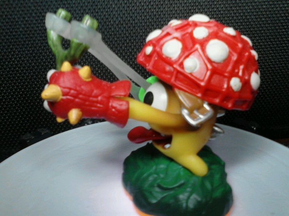 SHROOMBOOM figure + Card Skylanders Giants Life