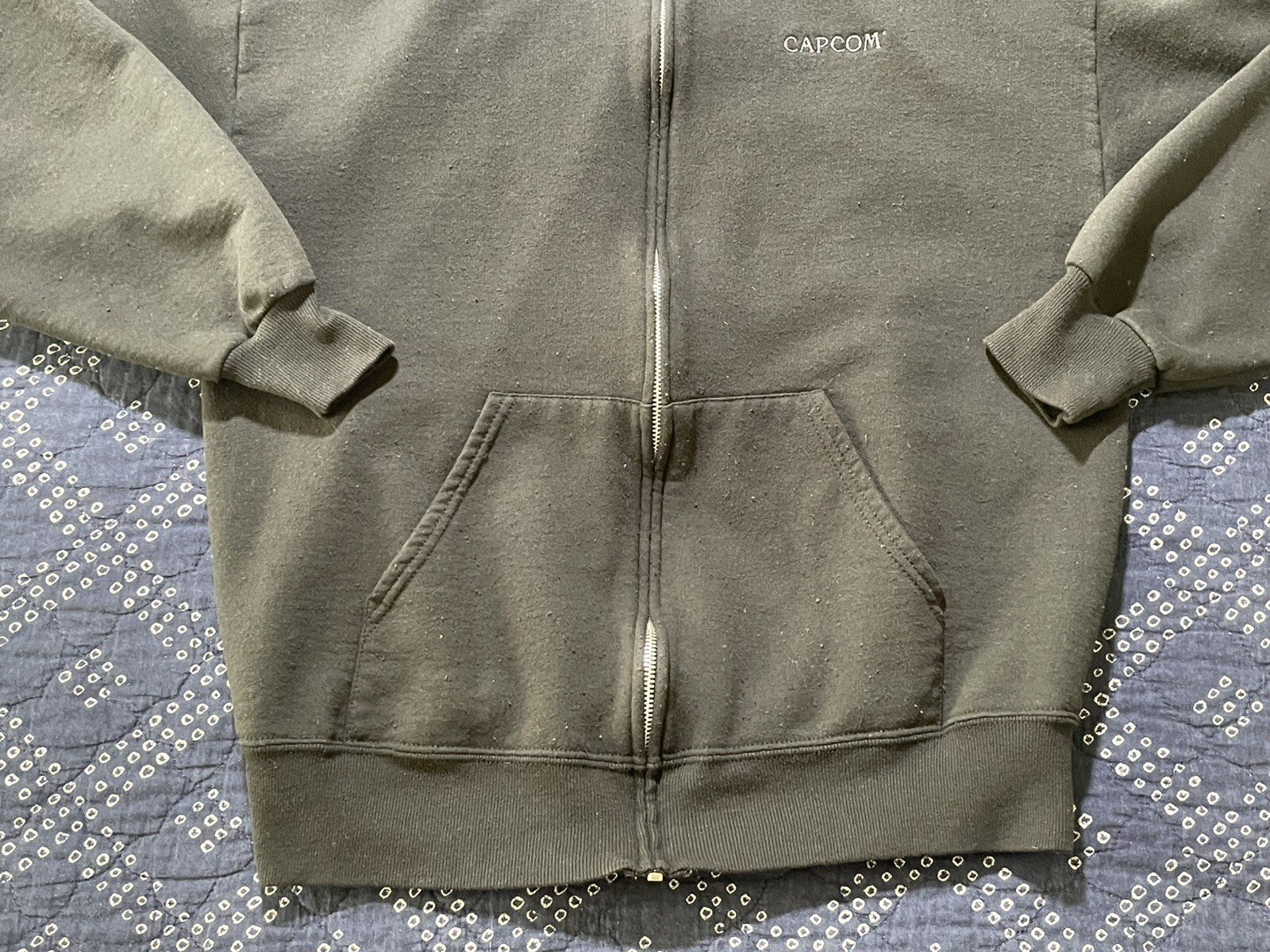 VINTAGE CAPCOM PROMO HOODIE LARGE ZIP UP BLACK w BLACK LOGO circa 1998/2000