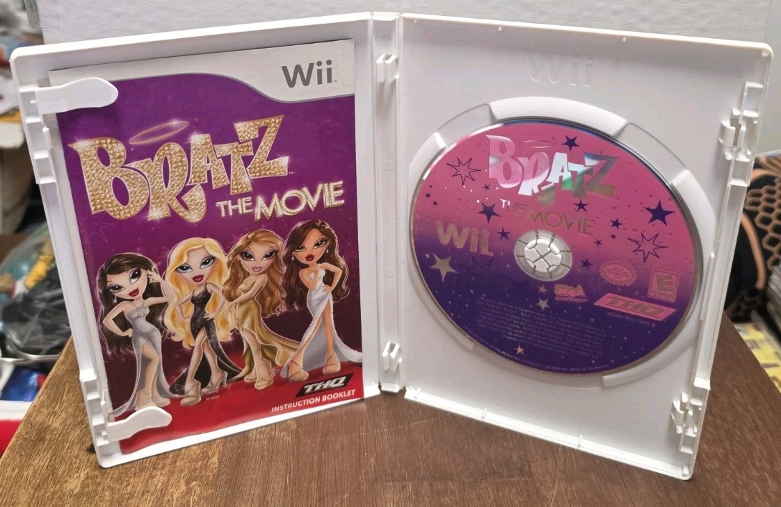 Bratz The Movie Wii CIB Nintendo Complete Manual Bonus DVD Blitz Games Fashion