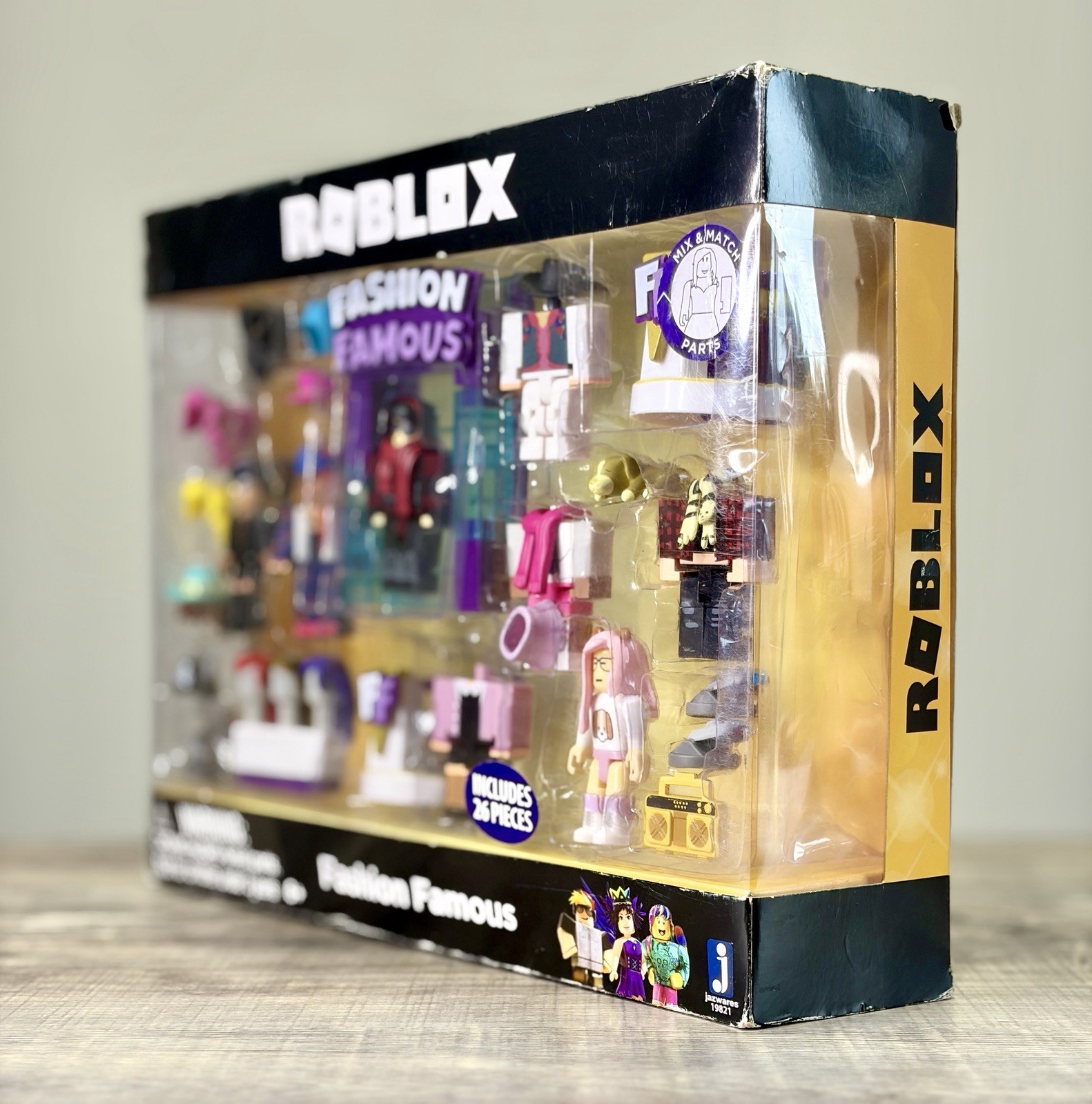 Roblox Celebrity Collection- Fashion Famous playset