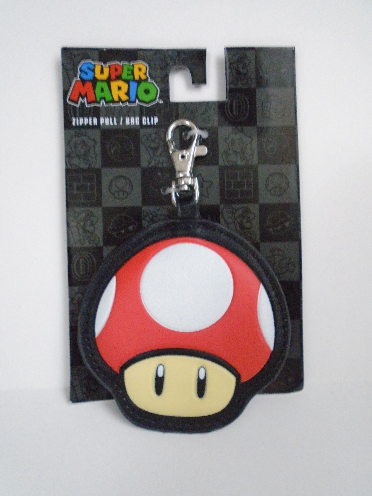 NWT Nintendo Super Mario Mushroom Zipper Pull Bag Clip Red White Black