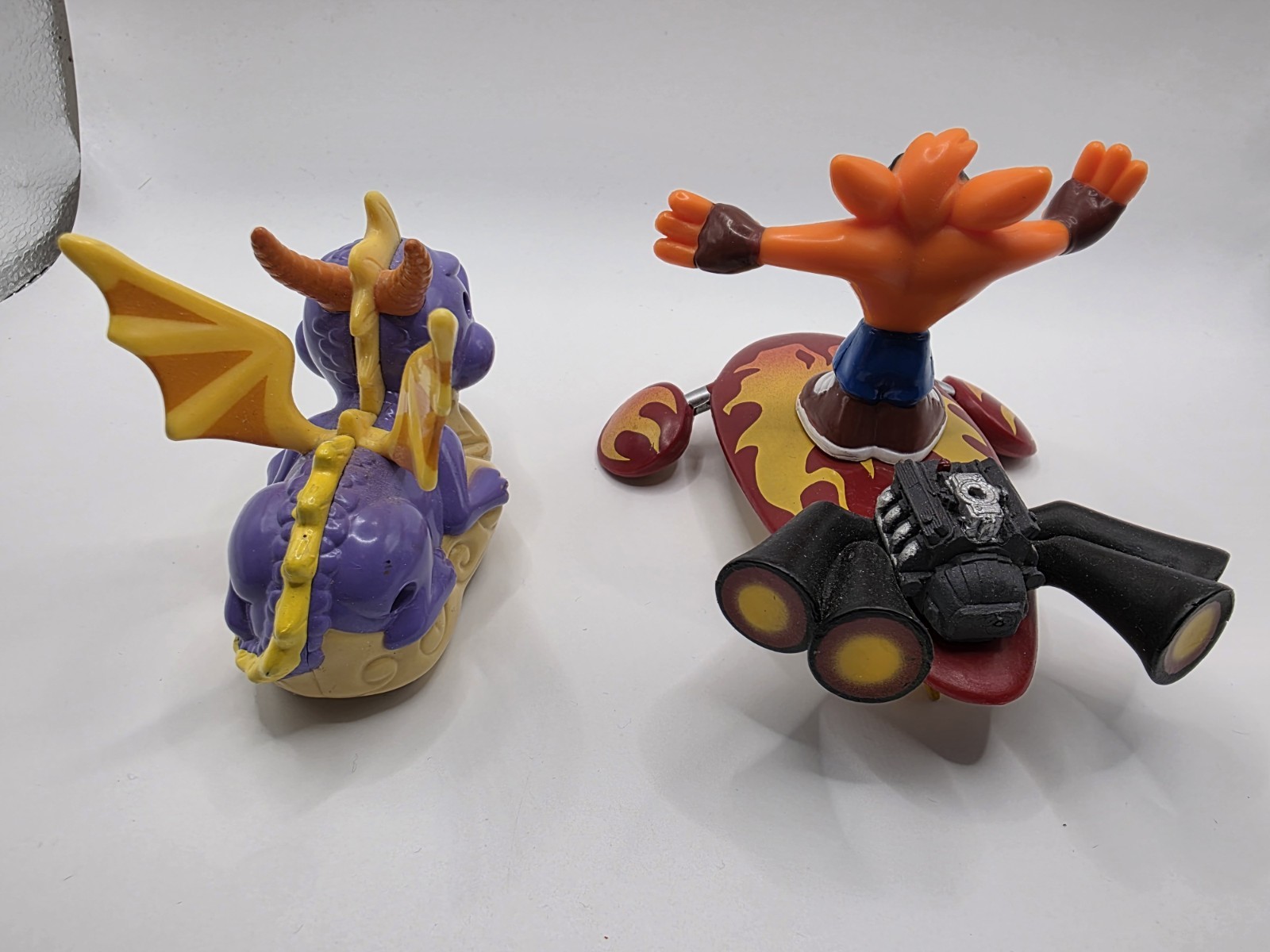 Crash Bandicoot & Spyro Figures Lot w/ Crate Accessory PS1 Era 2000s