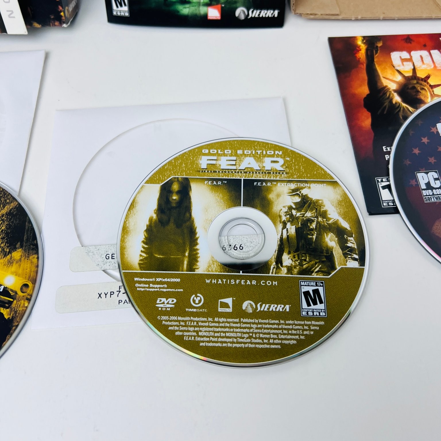 F.E.A.R. Platinum Collection PC Video Game Shooter Horror With Manual and Key