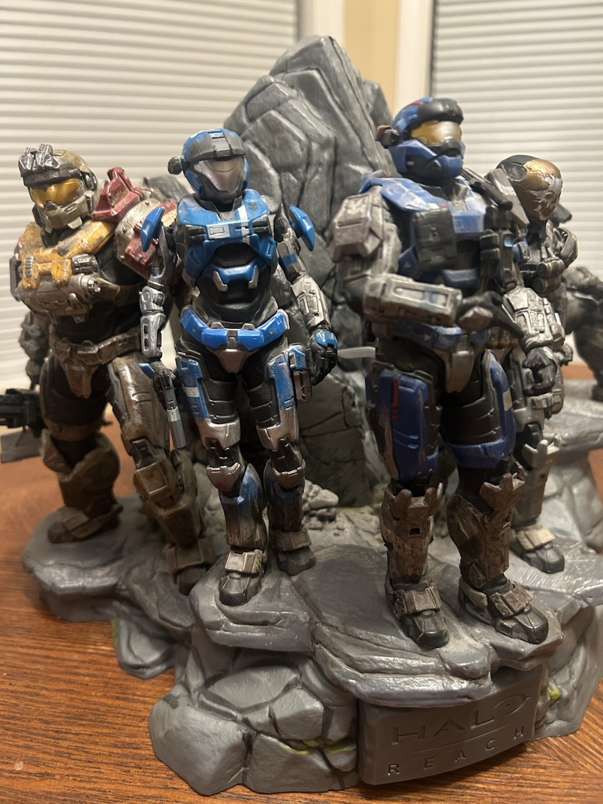Halo Reach Legendary Edition Statue Noble (MISSING SOME WEAPONS)