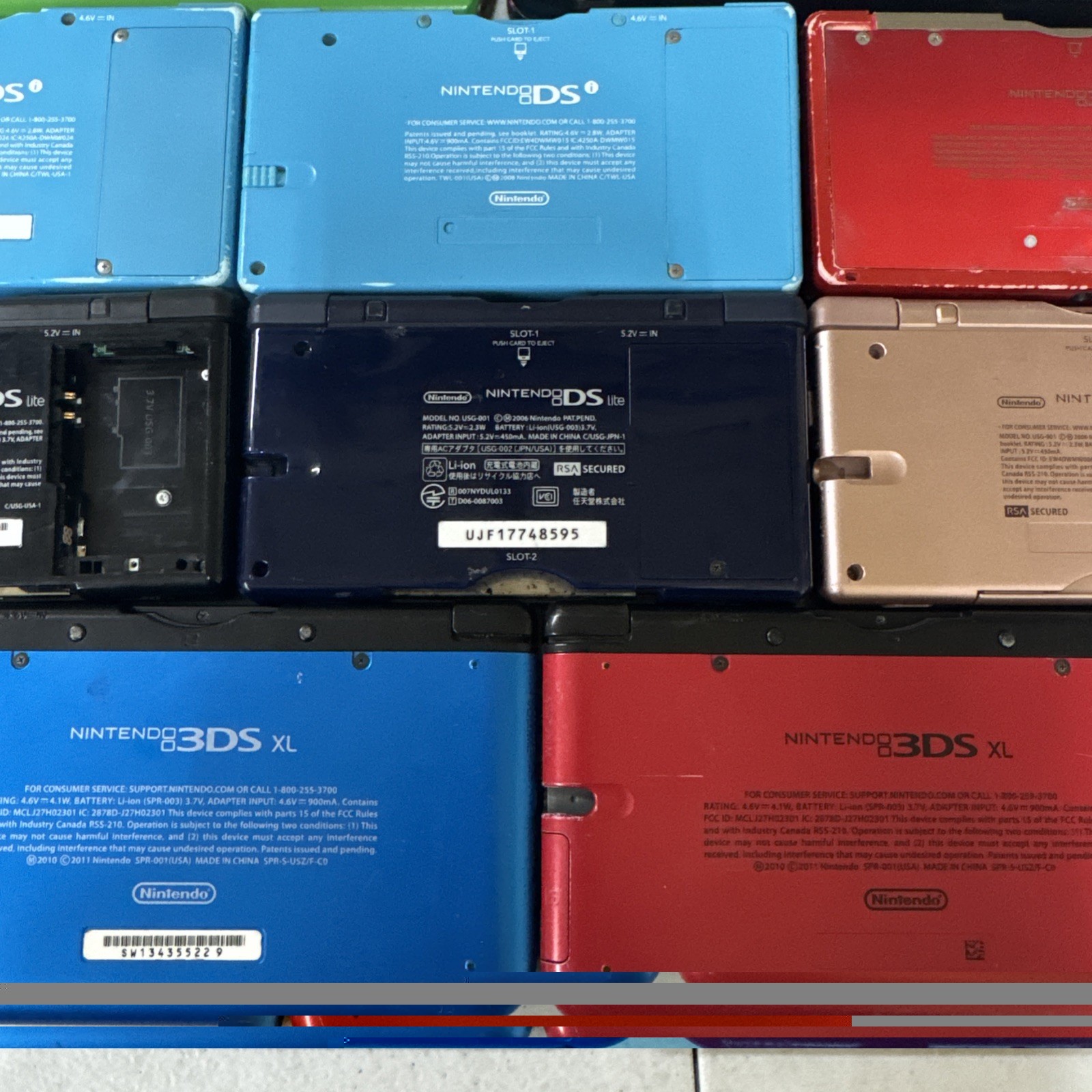 Lot of Nintendo 3DS/2DS/3DS XL Handhelds (For Parts/Repairs)