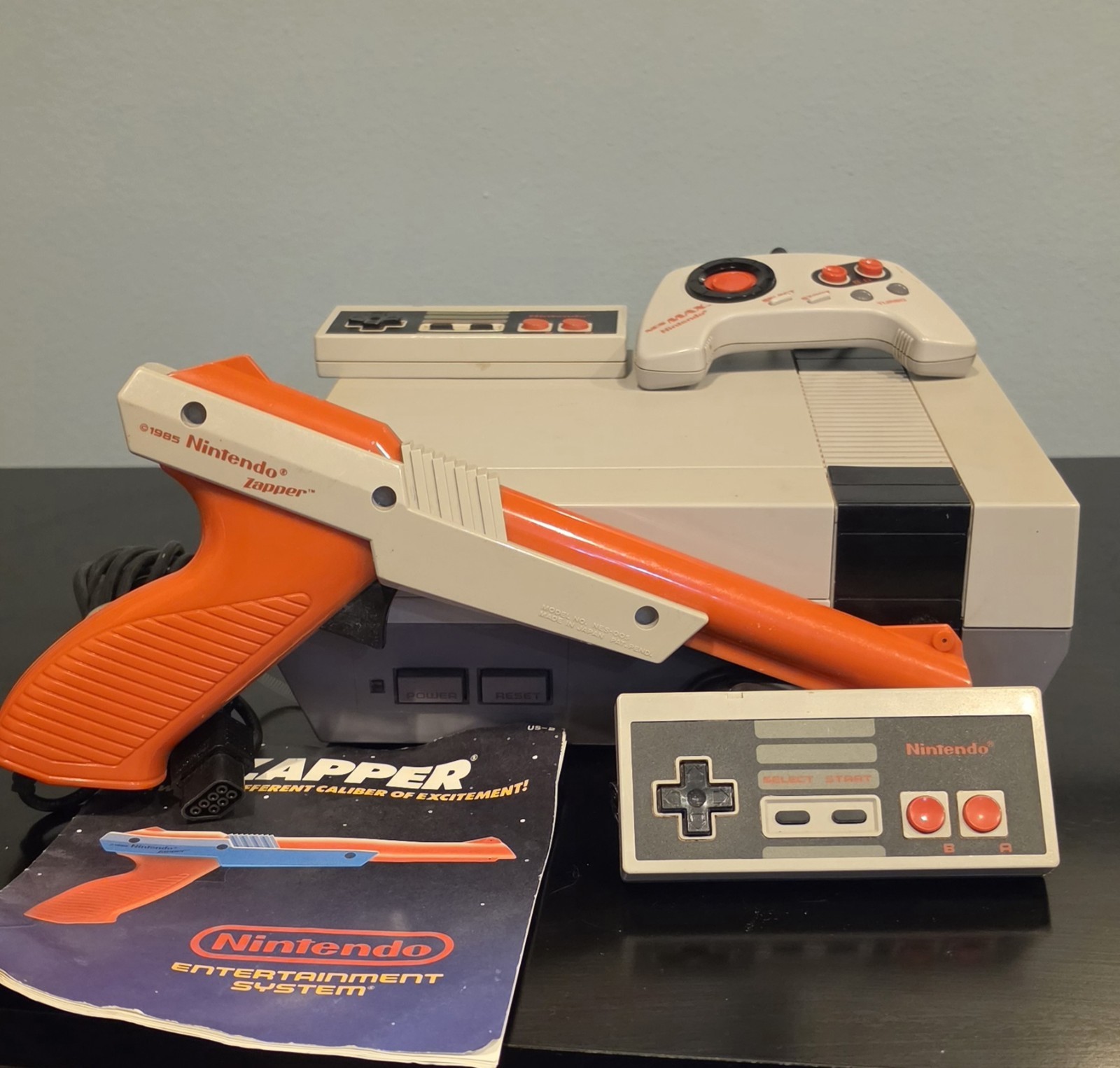 NES Console And Controller Bundle – 2 Standard Controllers, 1 Zapper, 1 NES Max