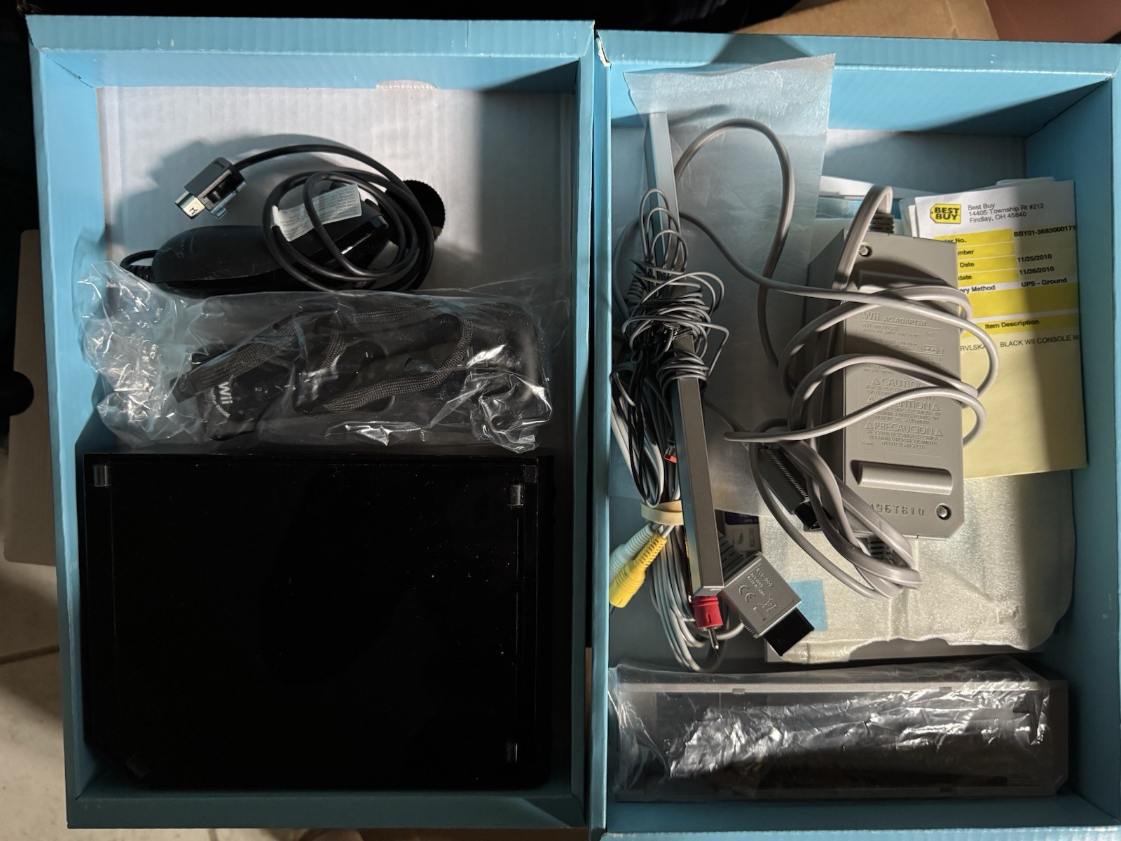 Nintendo Wii Black Console with Wii Sports Resort, Wii Sports, Wi-Fi Capability