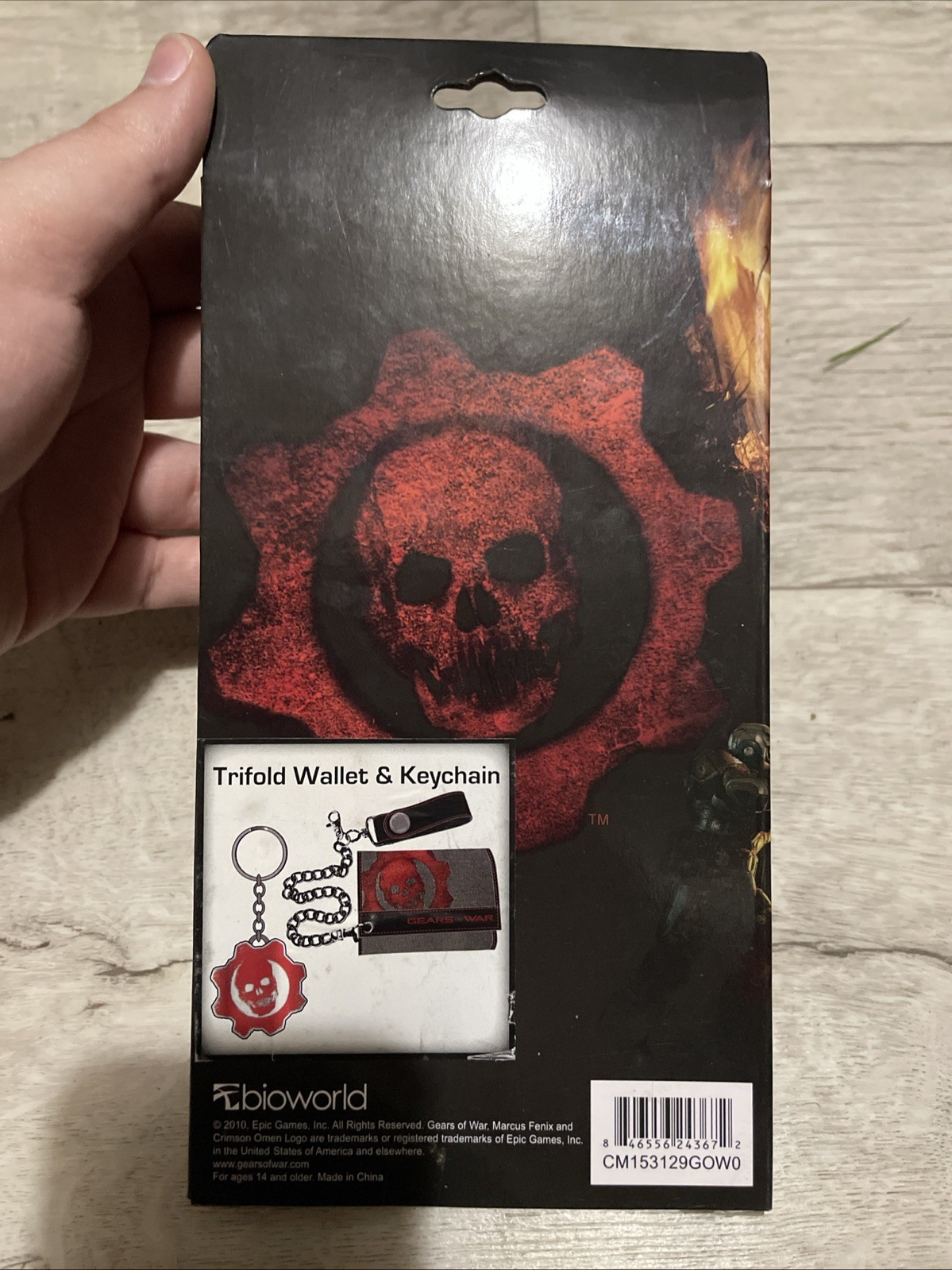 Bioworld Gears of War Trifold Chain Wallet with Keychain. Brand New Sealed Rare