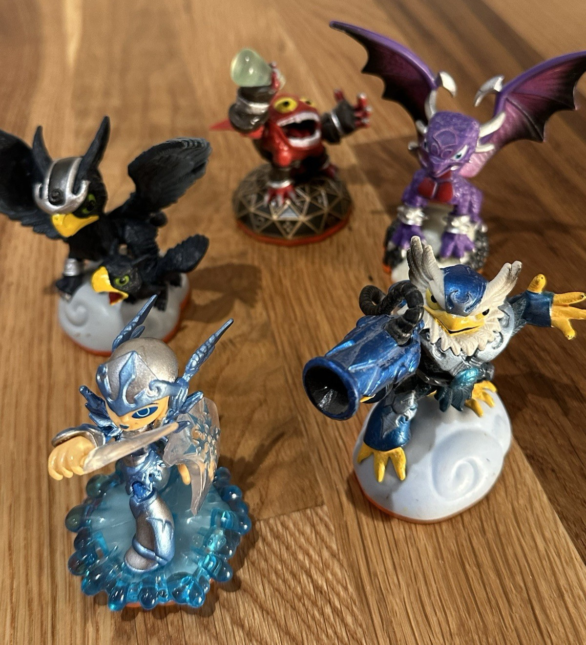 Skylanders Giants Series 2 – Lot of 8 Figures / Eye Brawl and more.